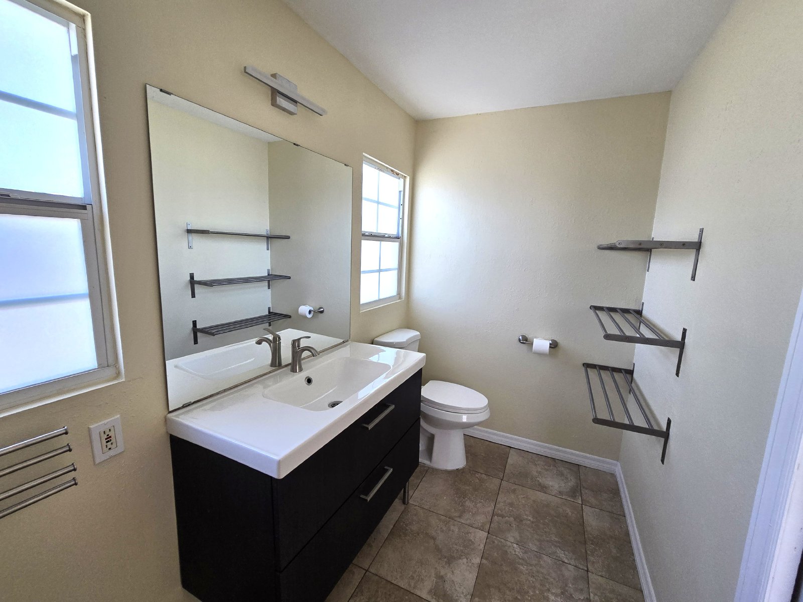 3/2 Available Now In Spring Hill, FL! property image