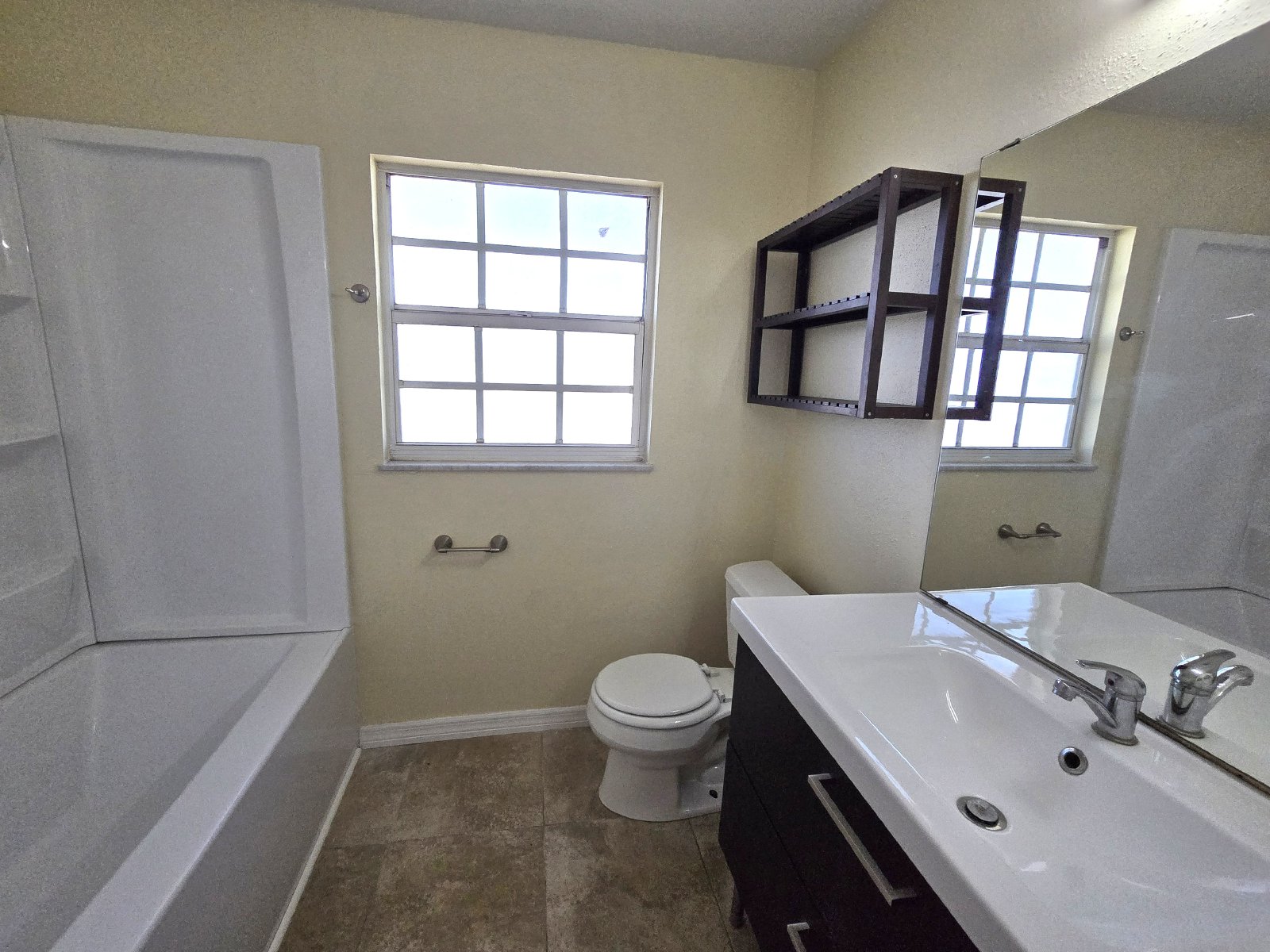 3/2 Available Now In Spring Hill, FL! property image