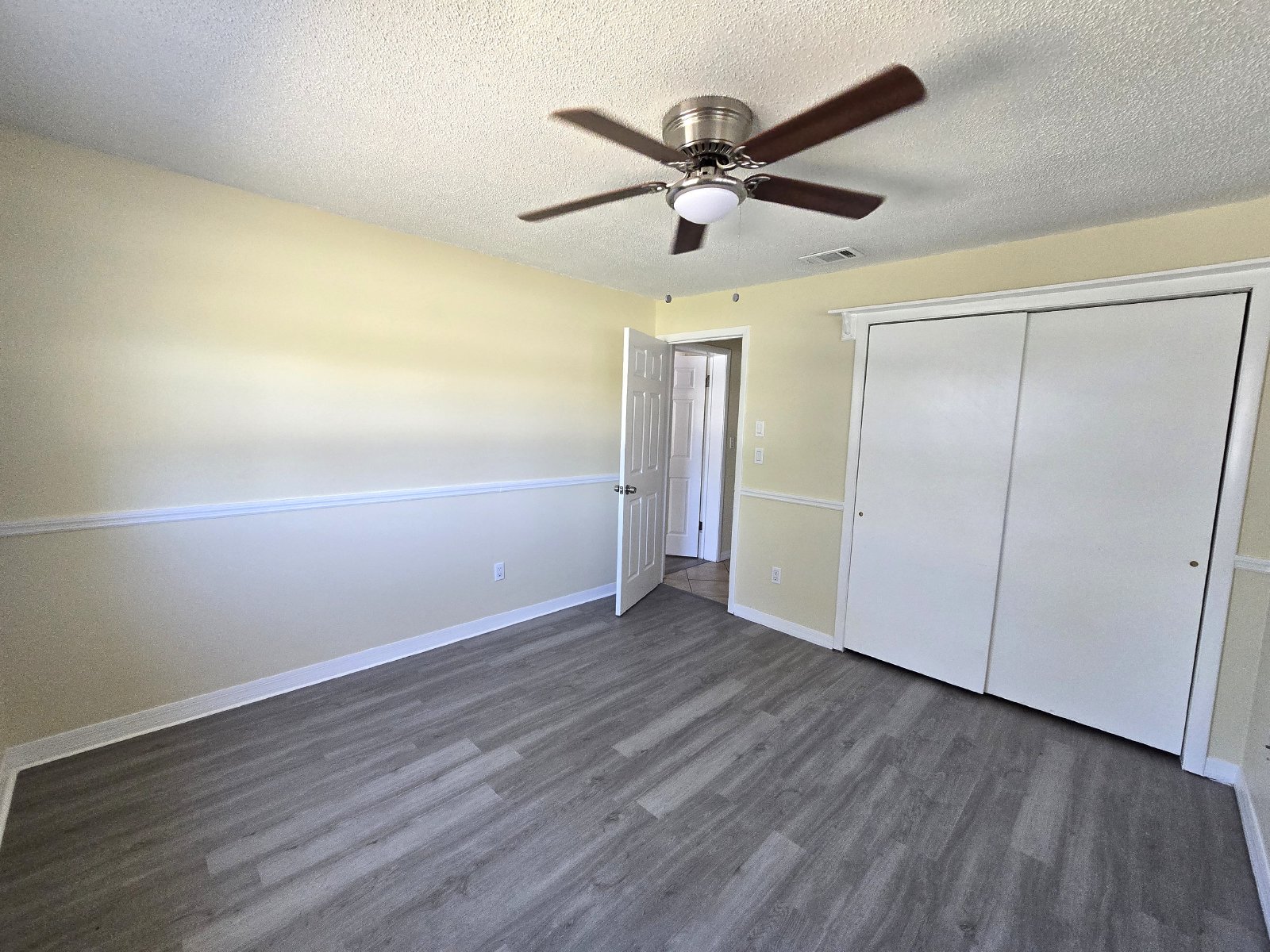 3/2 Available Now In Spring Hill, FL! property image