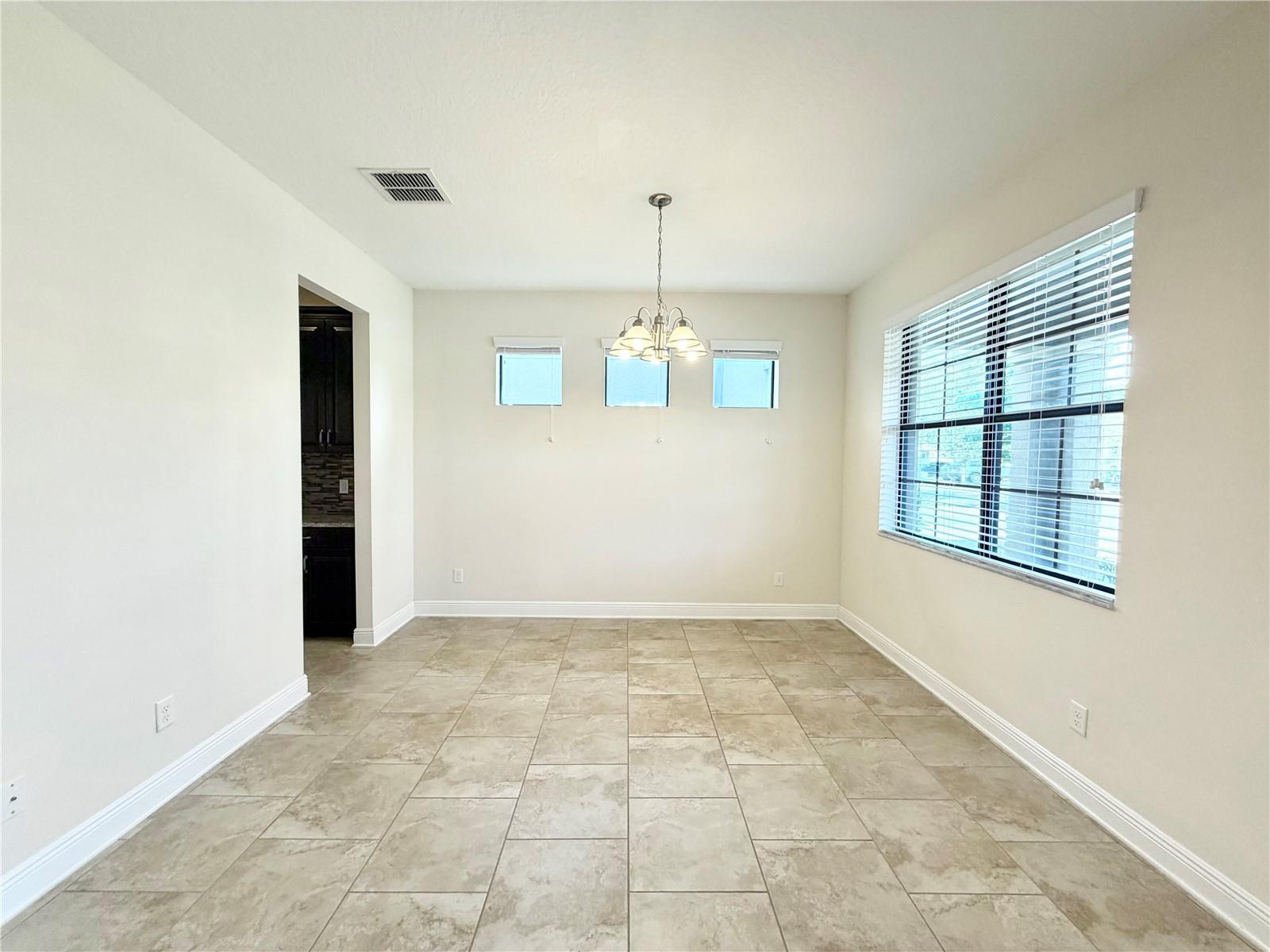 Stunning 5Bed 3Bath Home In New Tampa property image
