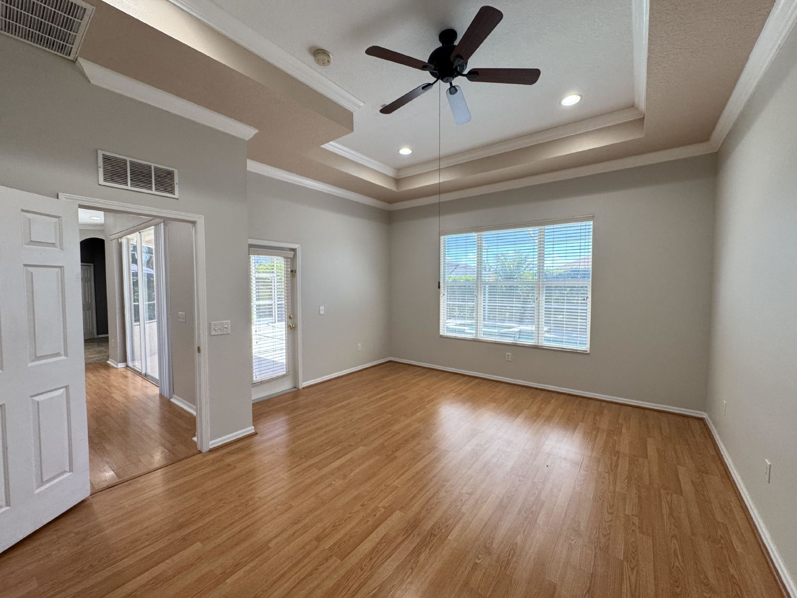Beautiful 4Bed 3Bath, Office, And Loft  Pool Home In Gated Community property image