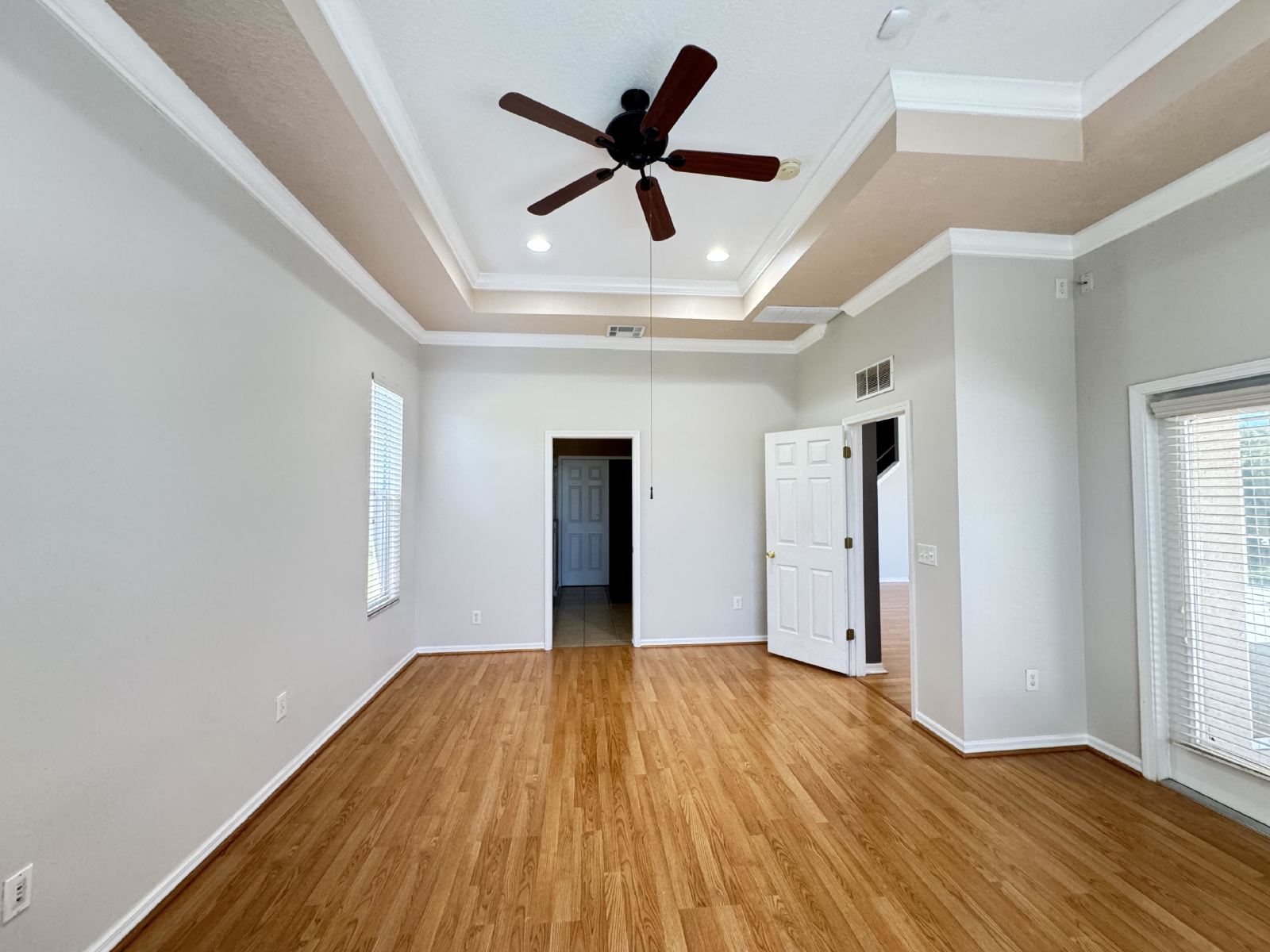 Beautiful 4Bed 3Bath, Office, And Loft  Pool Home In Gated Community property image