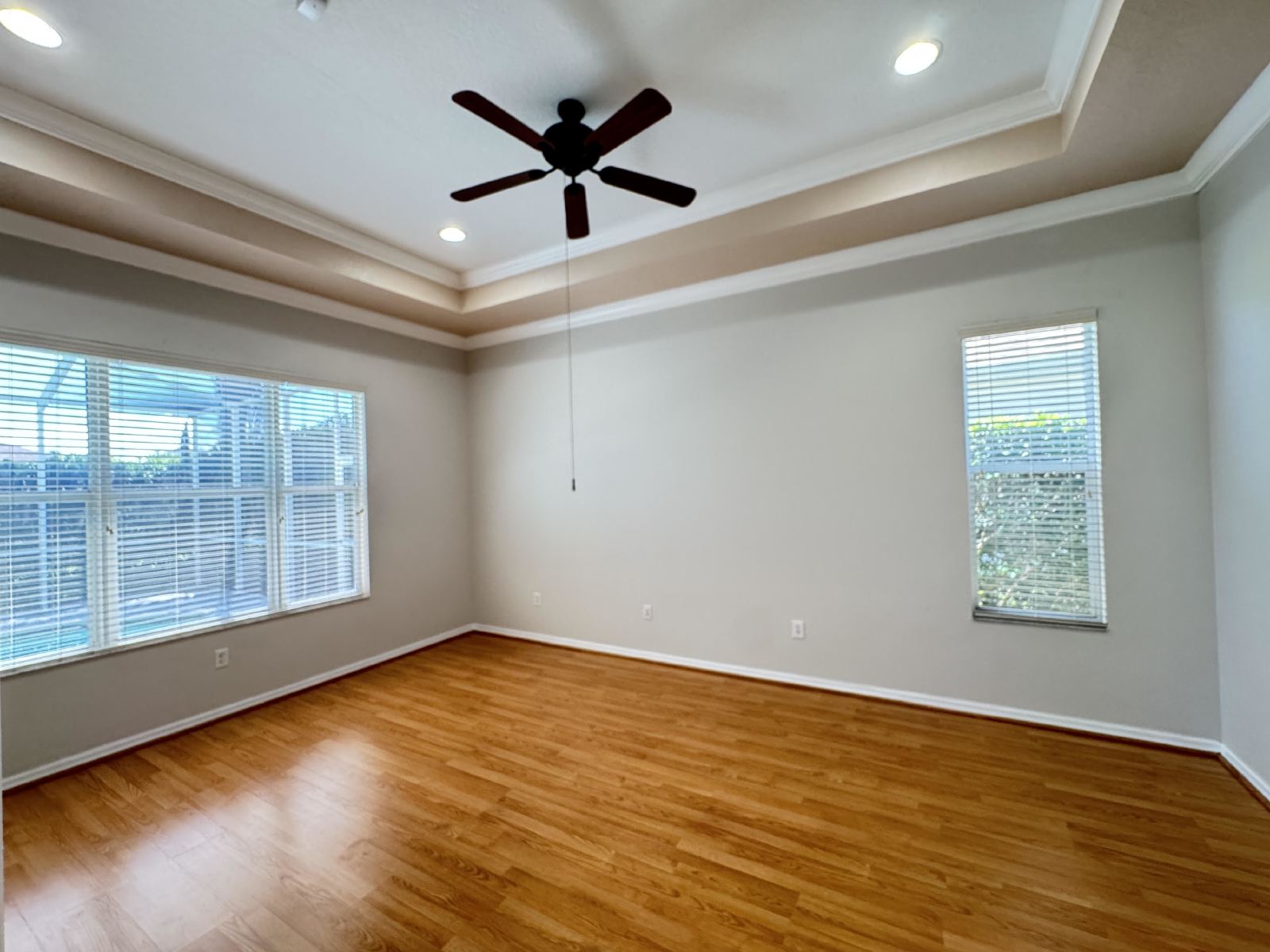 Beautiful 4Bed 3Bath, Office, And Loft  Pool Home In Gated Community property image