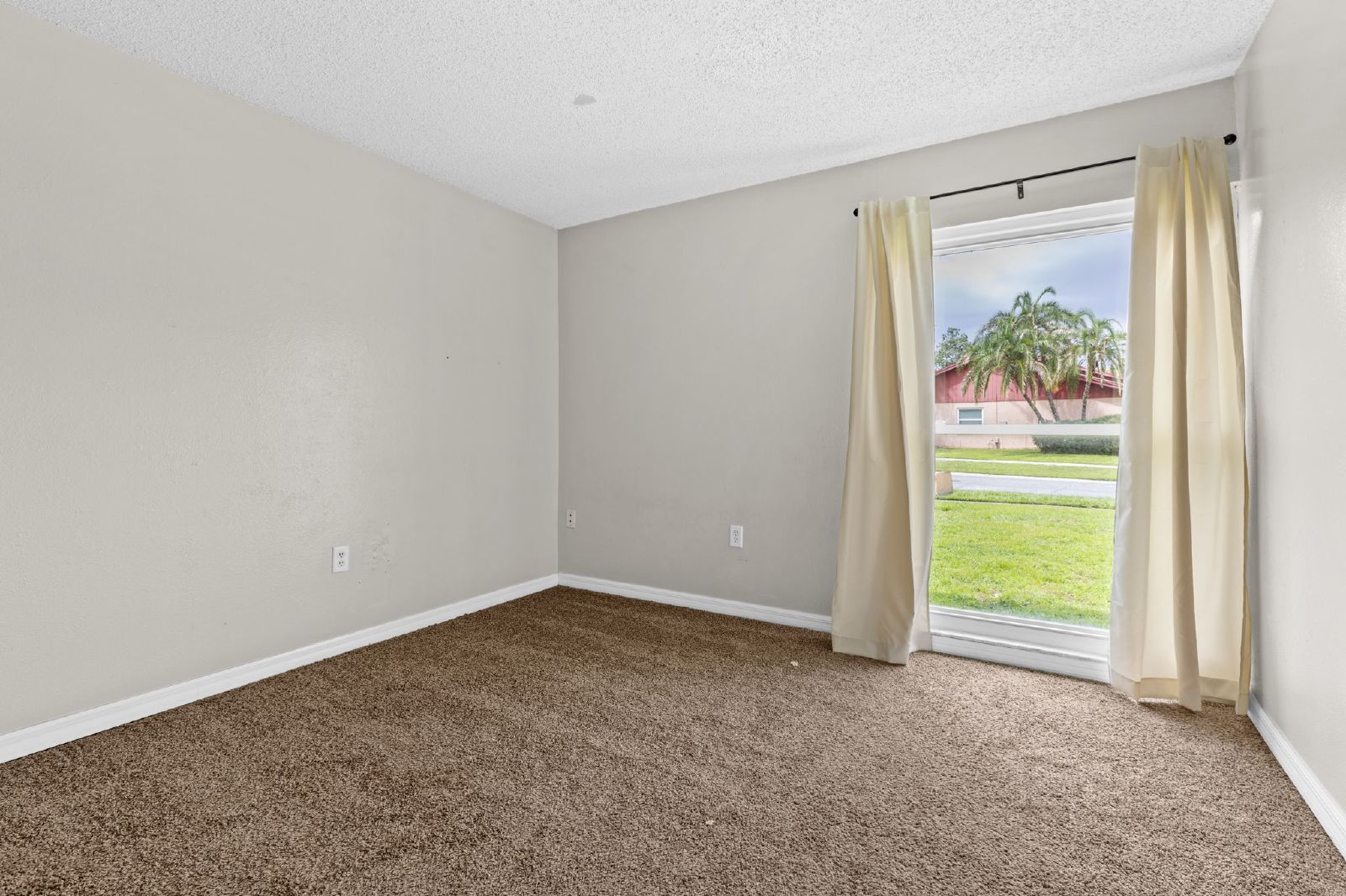 Charming 3 Bed 2 Bath On A Large Conservation Lot property image