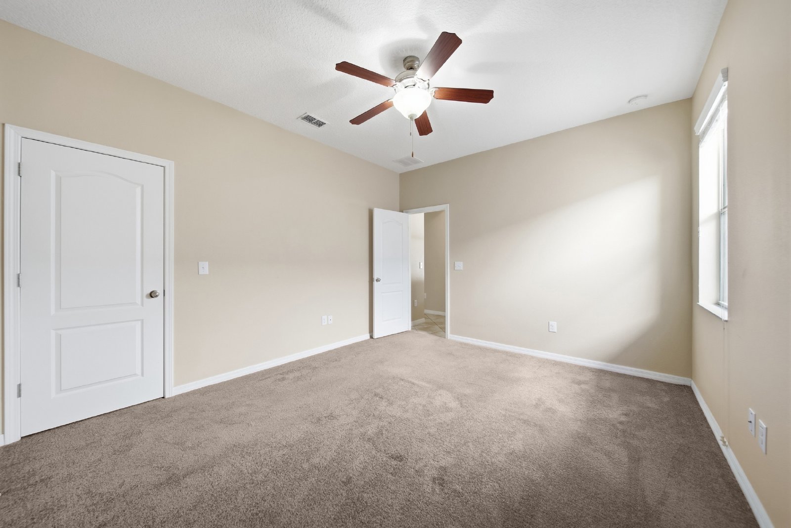 Stunning 7 Bed/ 4 Bath LAWN CARE INCLUDED Triple Creek Home For Rent! property image