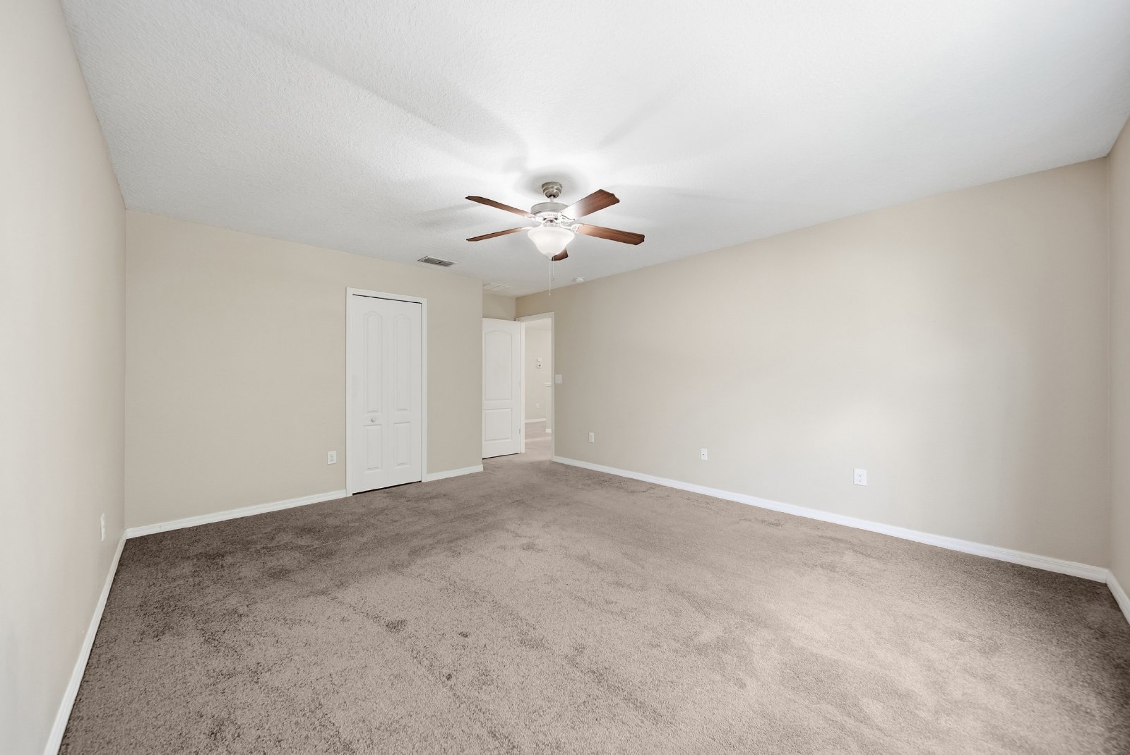 Stunning 7 Bed/ 4 Bath LAWN CARE INCLUDED Triple Creek Home For Rent! property image