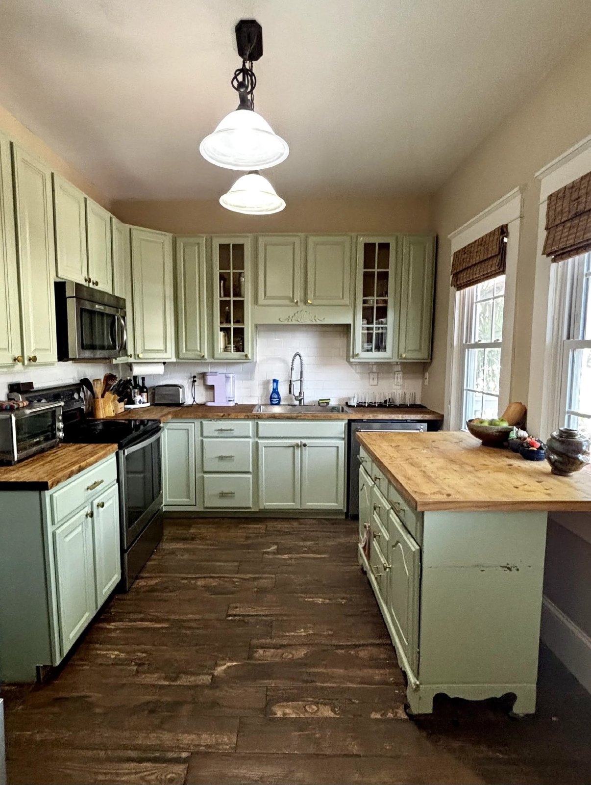 Historic Uptown St. Pete Charm | 4BR/2BA | Lawn Care Inc property image