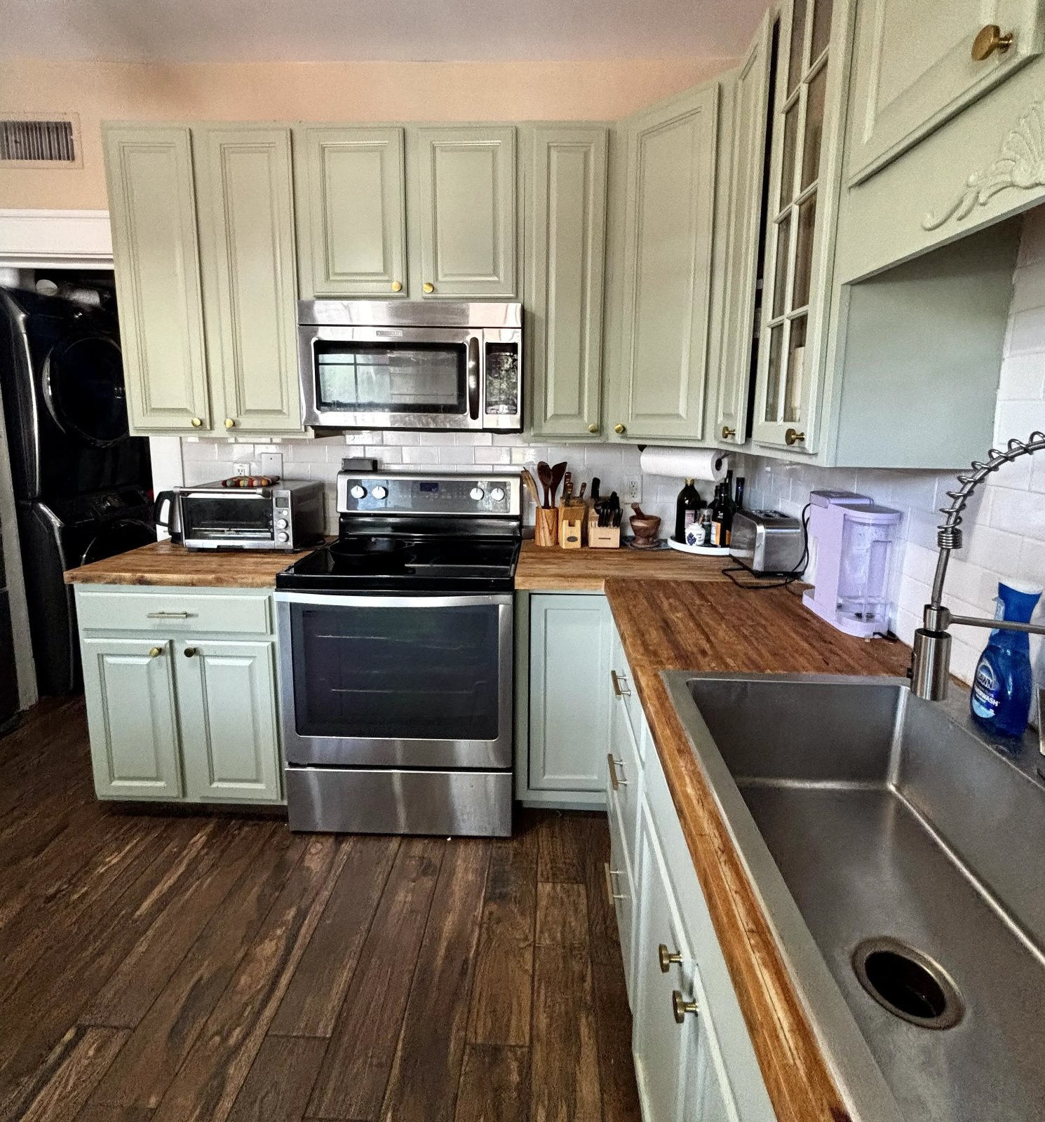Historic Uptown St. Pete Charm | 4BR/2BA | Lawn Care Inc property image