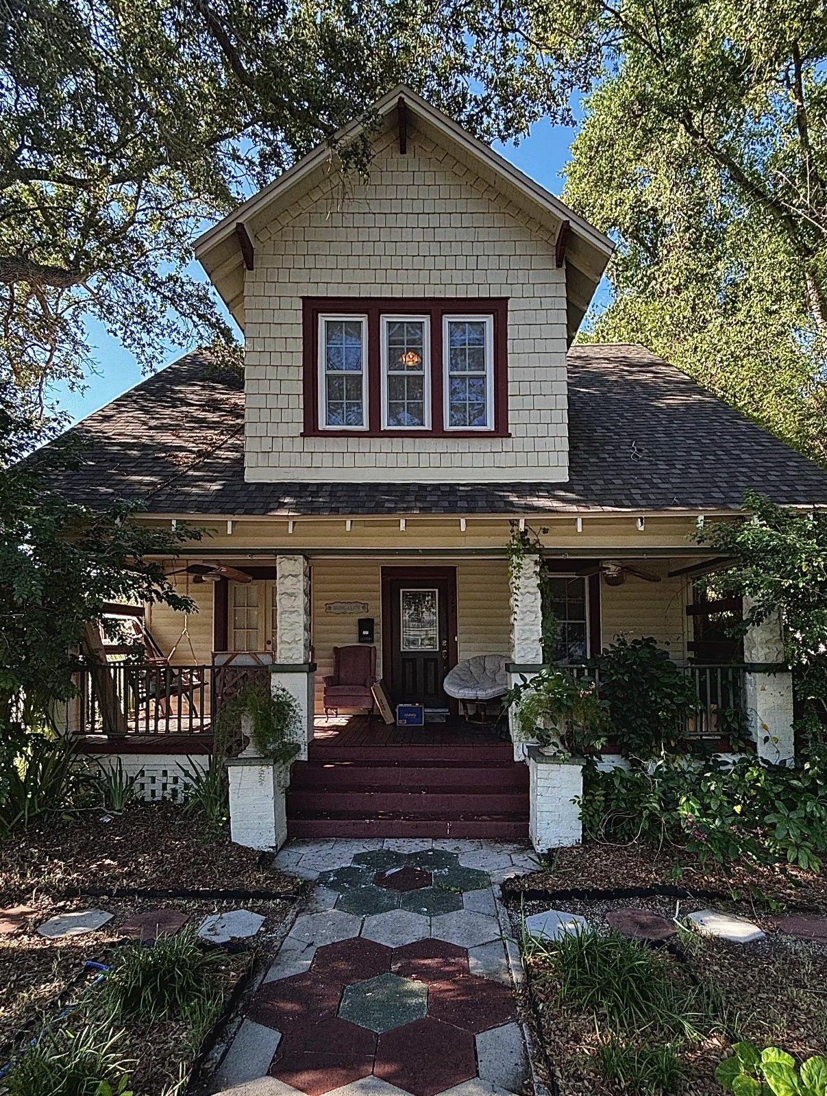 Historic Uptown St. Pete Charm | 4BR/2BA | Lawn Care Inc property image