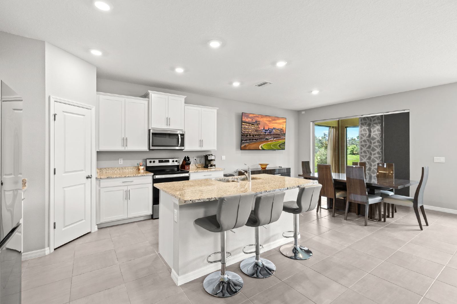 FULLY FURNISHED 4 BED 3 BATH Lagoon Community AVAILABLE NOW property image