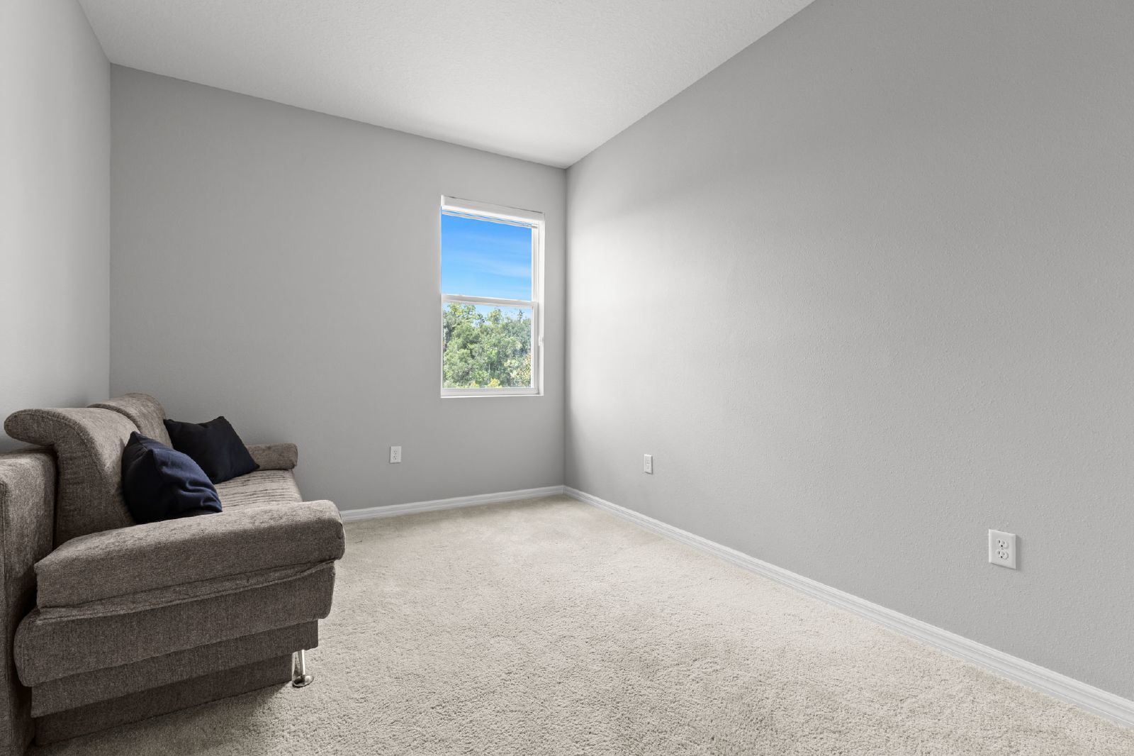 FULLY FURNISHED 4 BED 3 BATH Lagoon Community AVAILABLE NOW property image