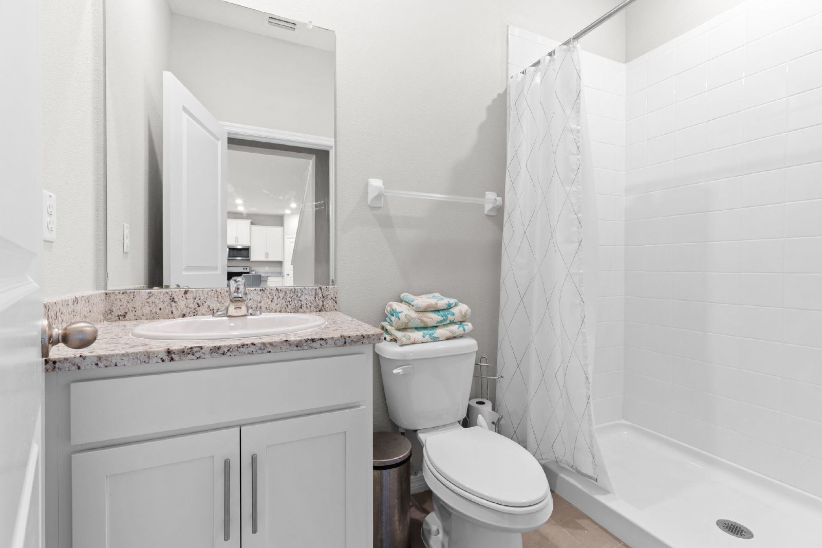 FULLY FURNISHED 4 BED 3 BATH Lagoon Community AVAILABLE NOW property image