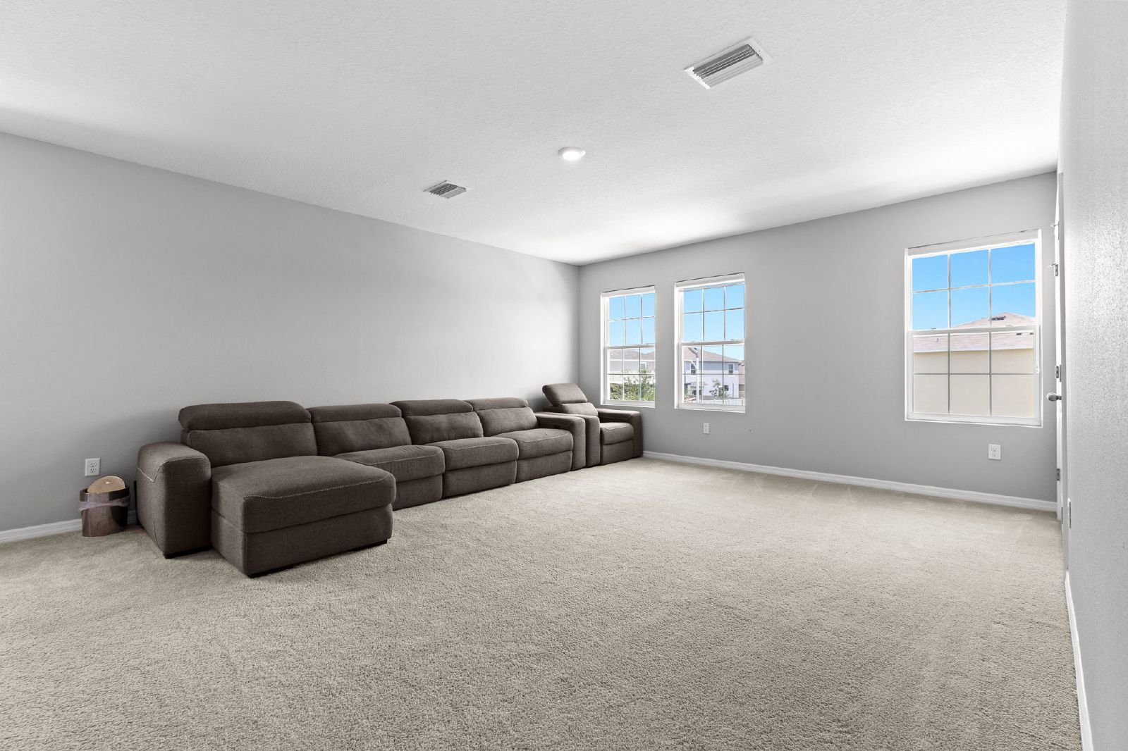 FULLY FURNISHED 4 BED 3 BATH Lagoon Community AVAILABLE NOW property image