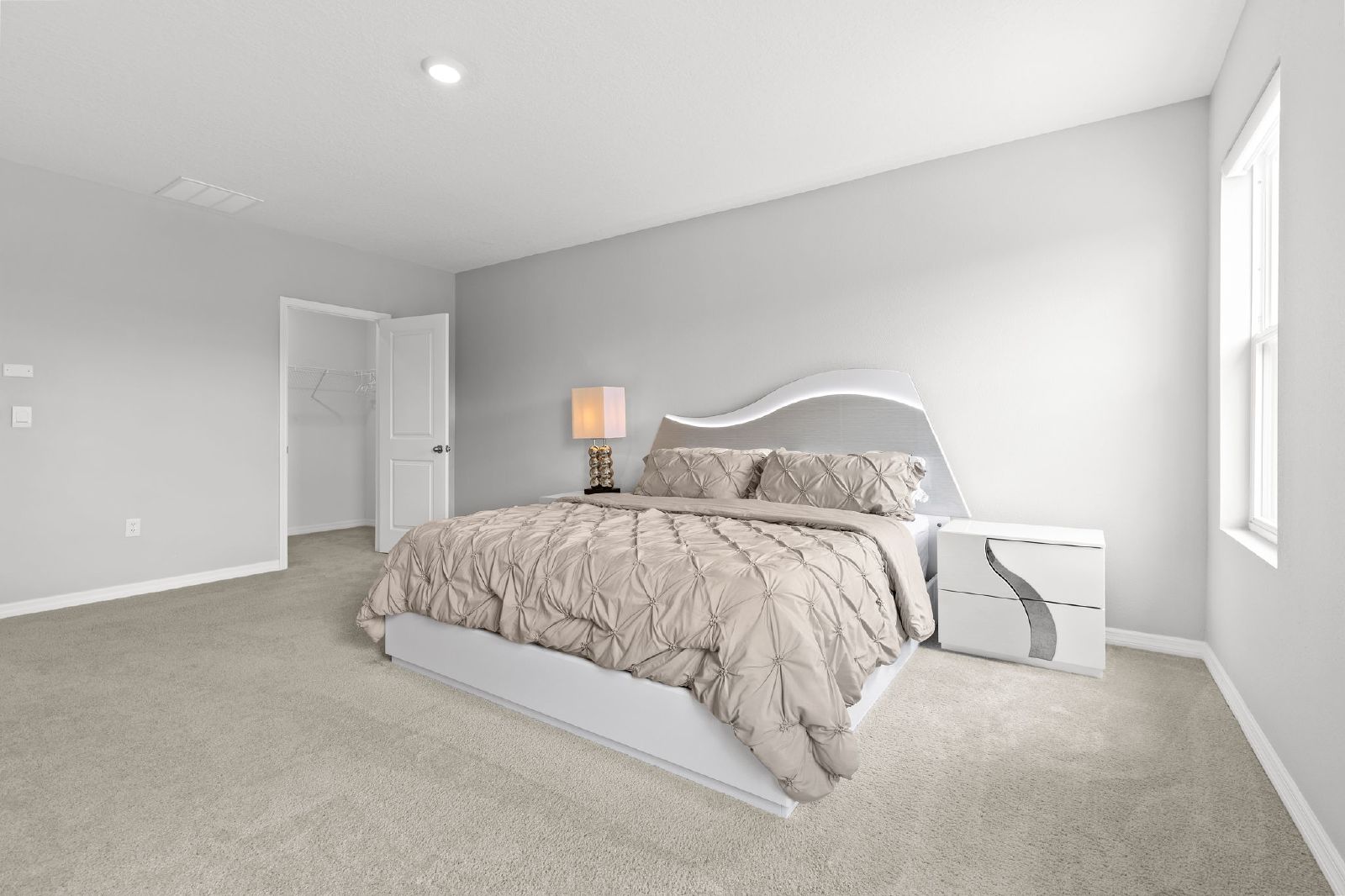 FULLY FURNISHED 4 BED 3 BATH Lagoon Community AVAILABLE NOW property image