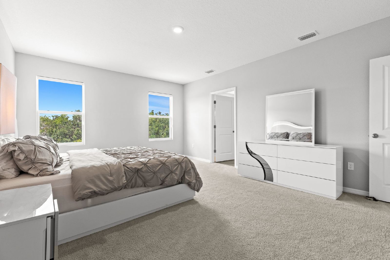 FULLY FURNISHED 4 BED 3 BATH Lagoon Community AVAILABLE NOW property image