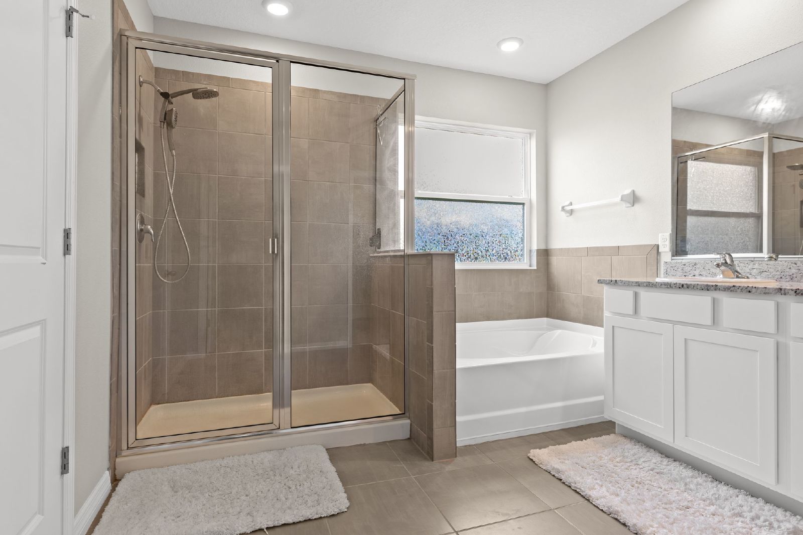 FULLY FURNISHED 4 BED 3 BATH Lagoon Community AVAILABLE NOW property image
