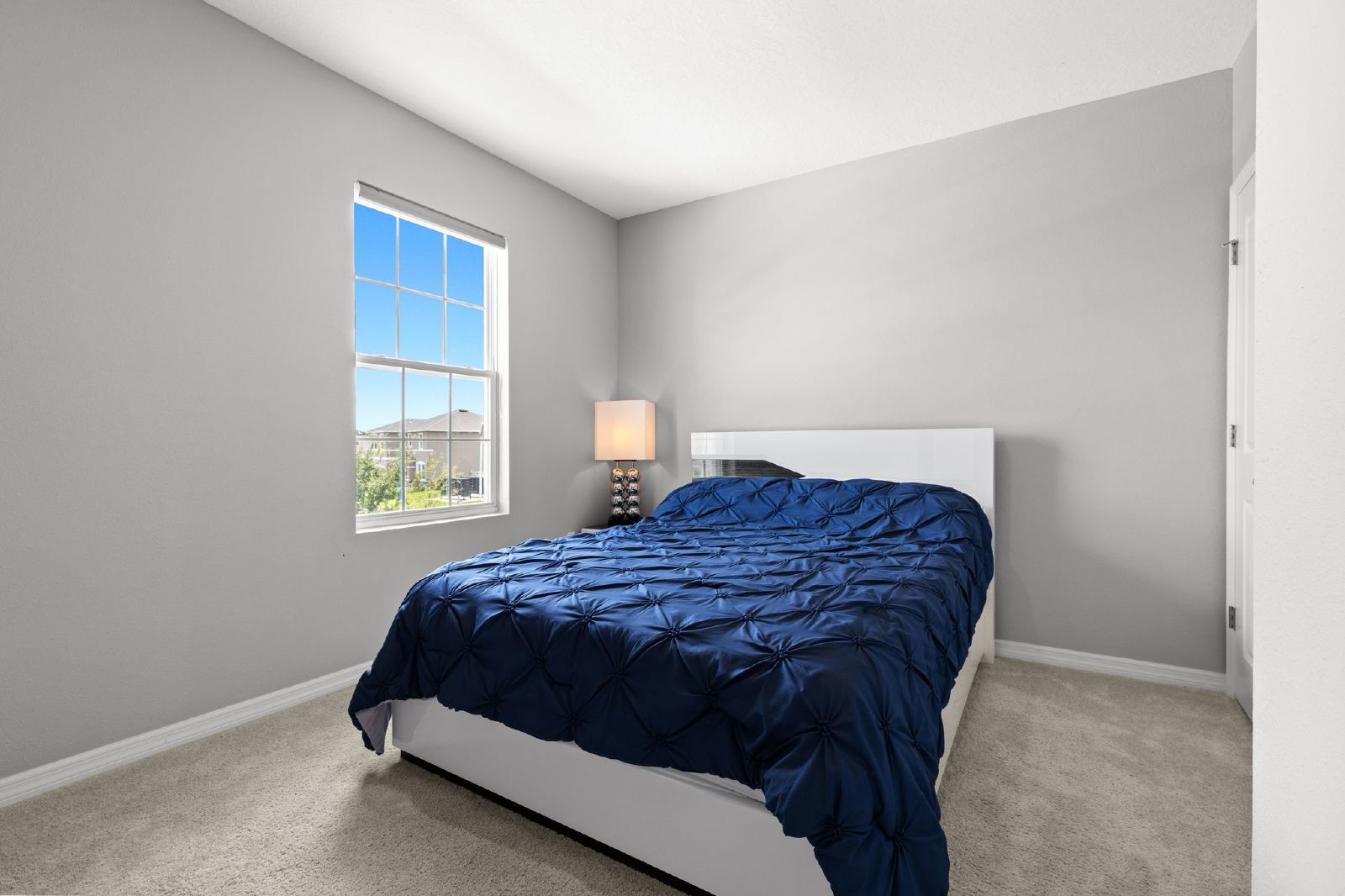 FULLY FURNISHED 4 BED 3 BATH Lagoon Community AVAILABLE NOW property image