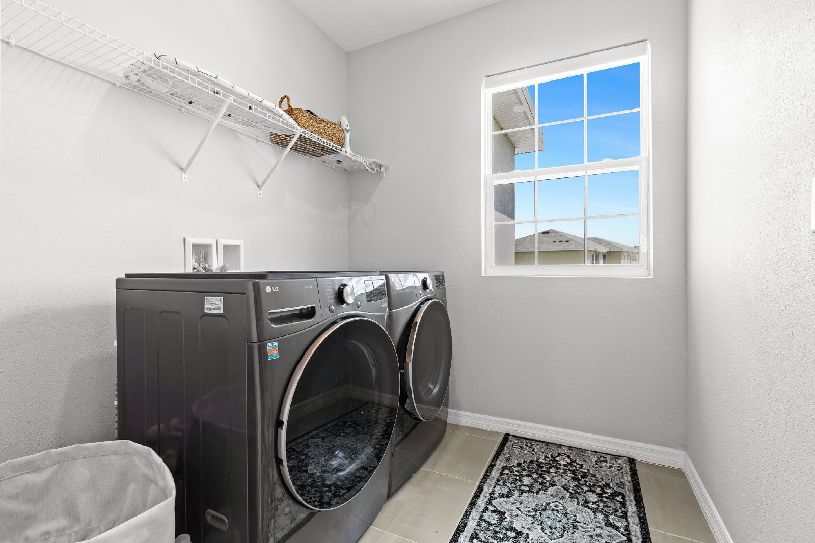 FULLY FURNISHED 4 BED 3 BATH Lagoon Community AVAILABLE NOW property image
