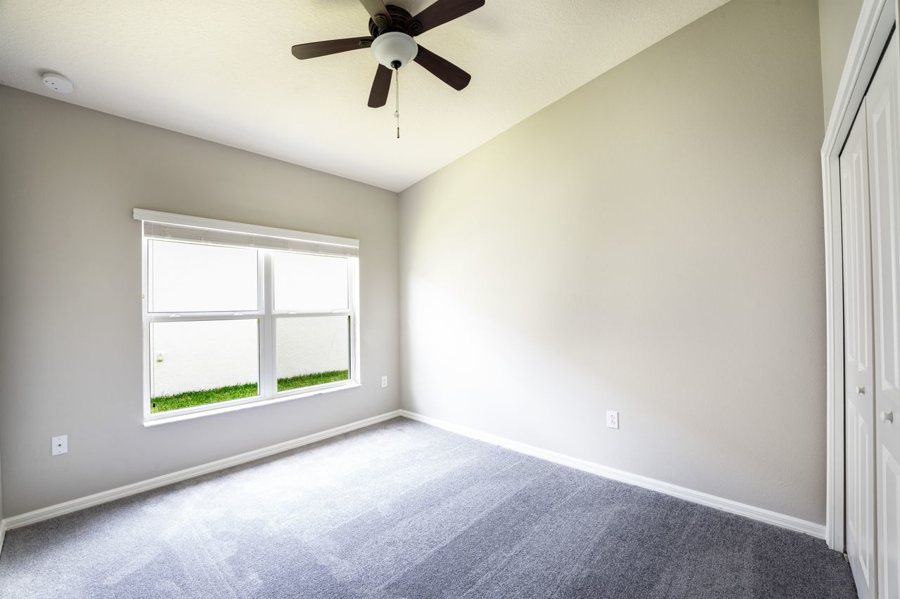 4 Bed, 2 Bath In Oak Creek property image