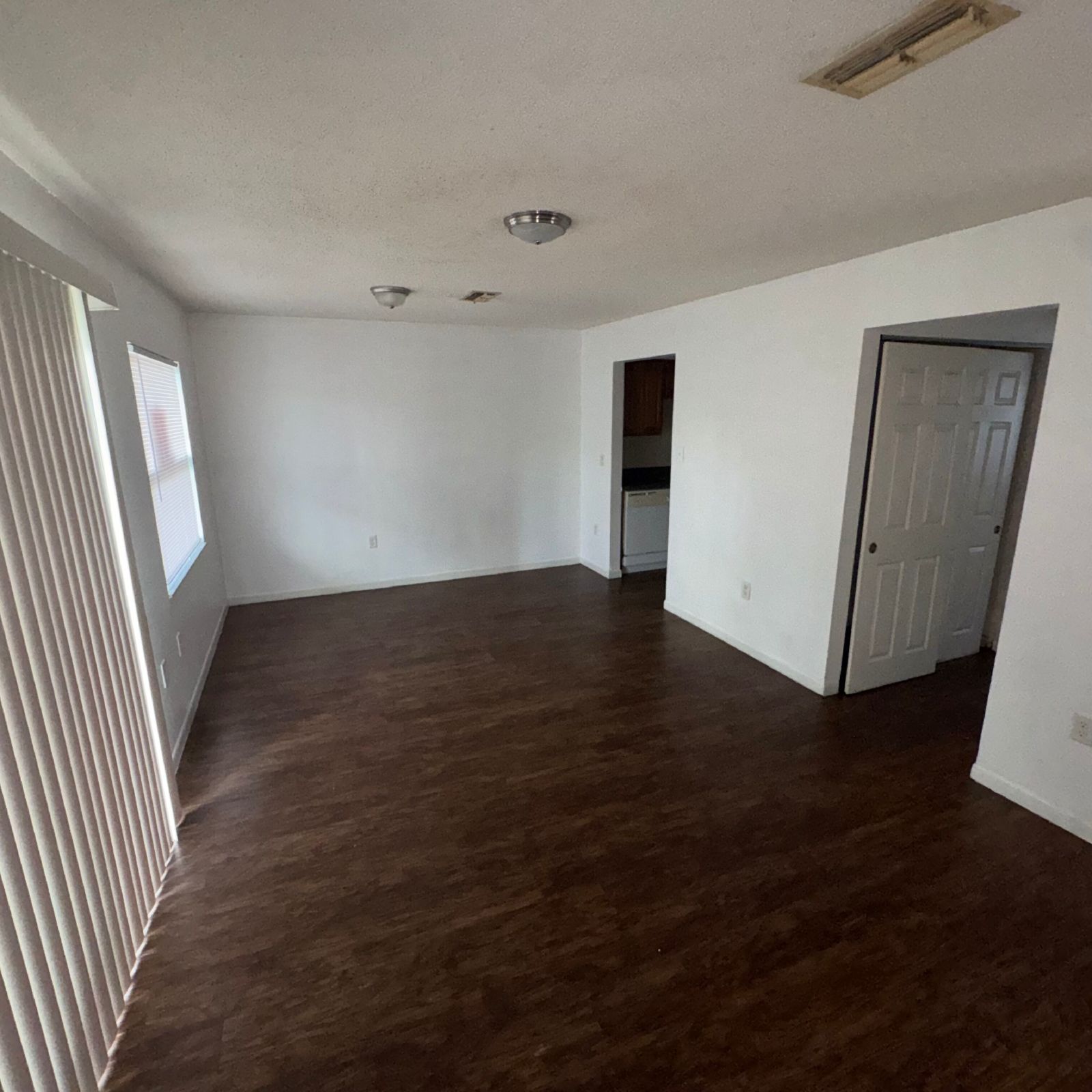 Charming 2 Bedroom 1 Bathroom Condo On First Floor property image