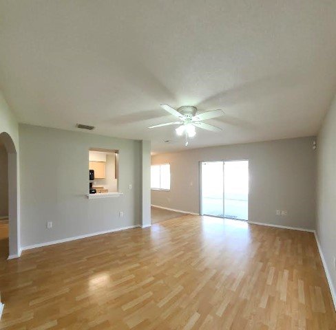 4 Bed/ 2.5 Bath Pond View Home In Tampa property image