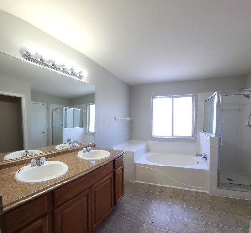 4 Bed/ 2.5 Bath Pond View Home In Tampa property image