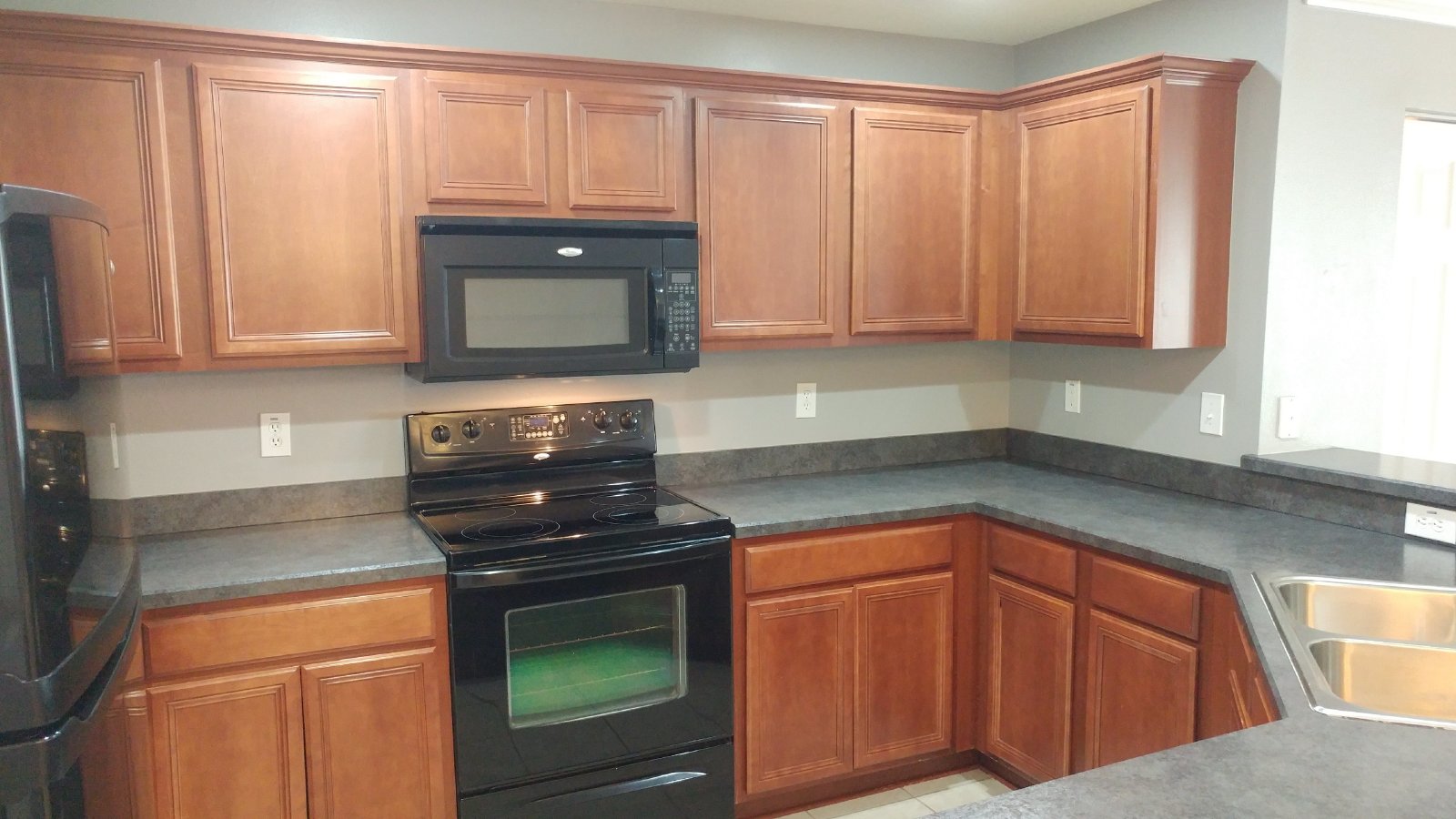 Luxurious Townhome In St. Charles Place - Riverview property image