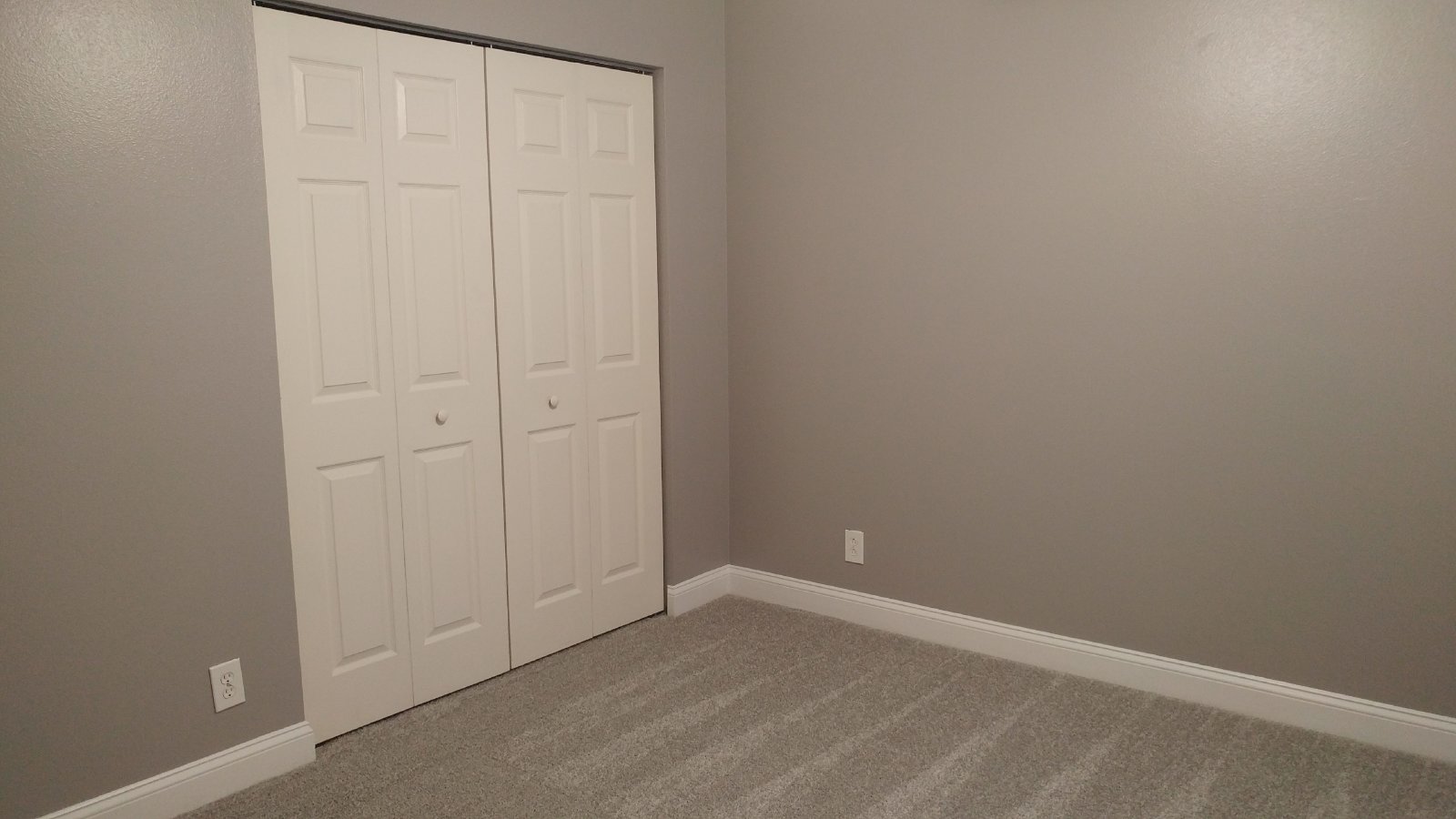 Luxurious Townhome In St. Charles Place - Riverview property image