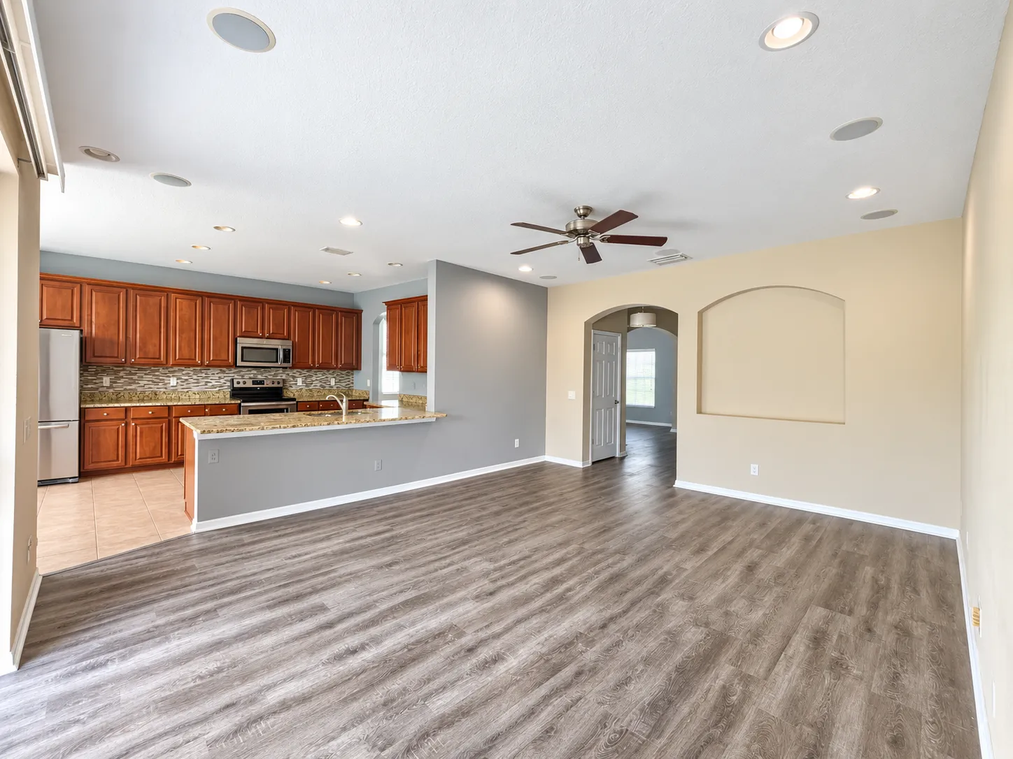Beautiful 5-Bedroom Home with a Fully Fenced Yard in Land O? Lakes property image