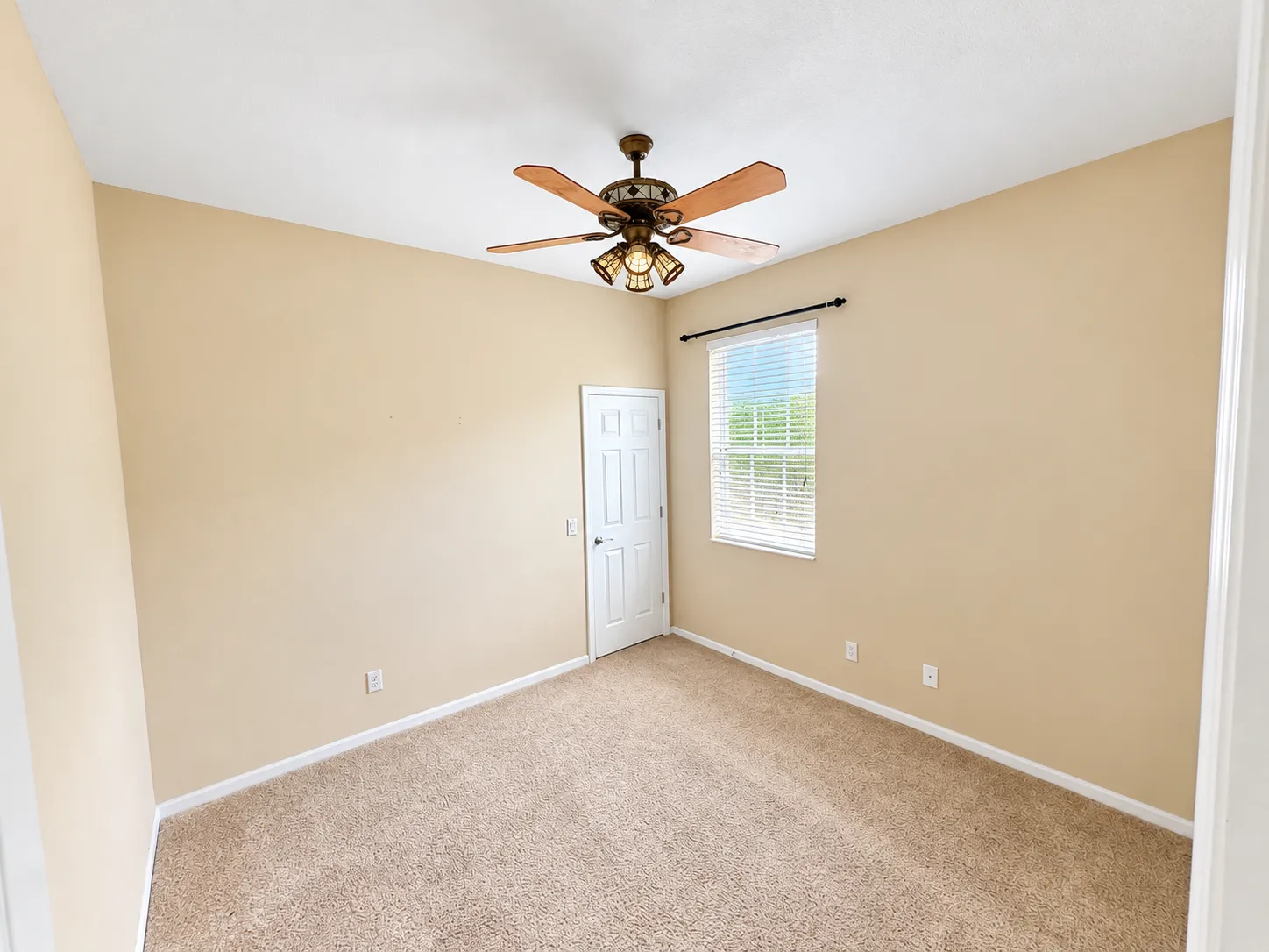 Beautiful 5-Bedroom Home with a Fully Fenced Yard in Land O? Lakes property image