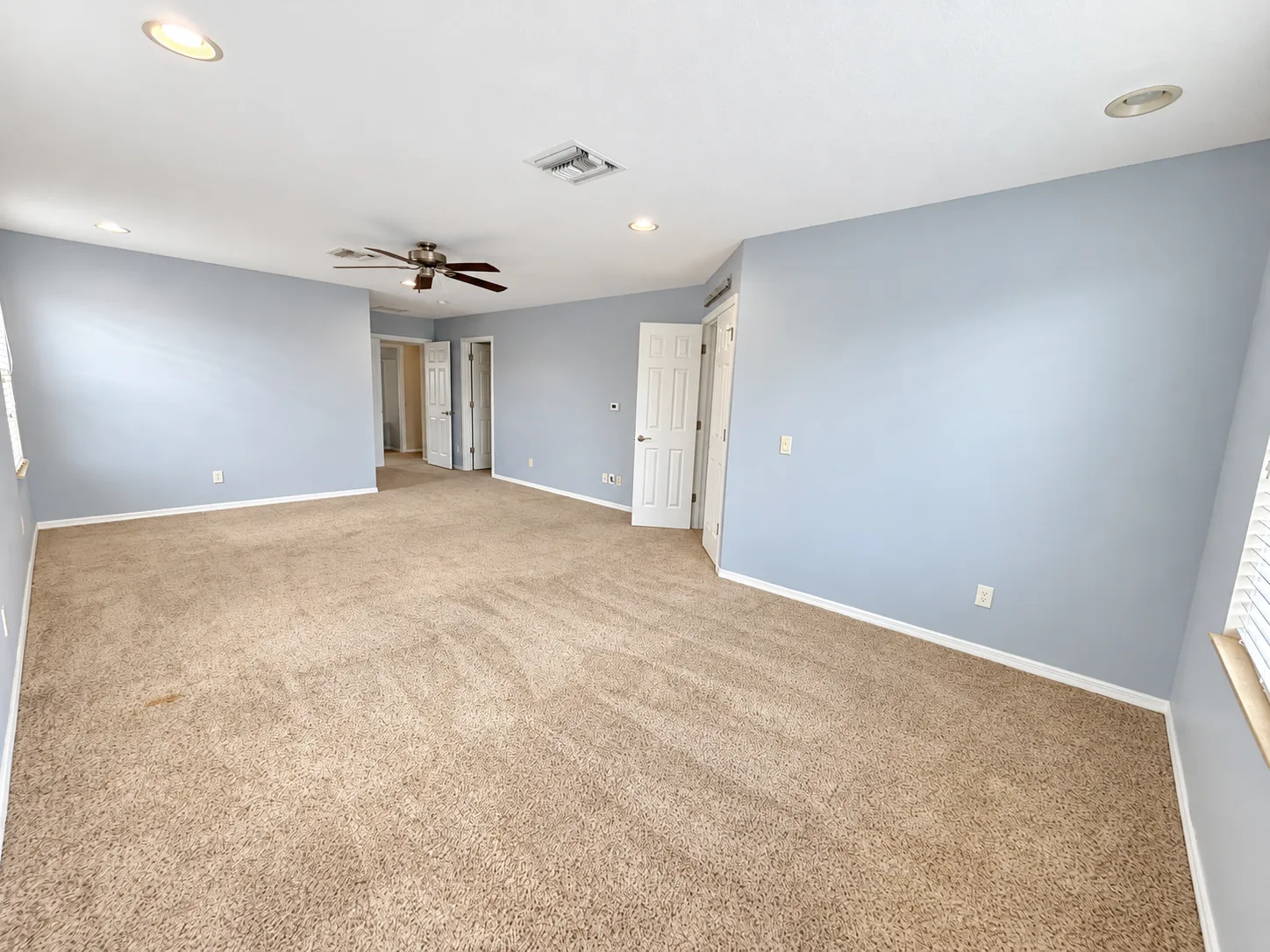 Beautiful 5-Bedroom Home with a Fully Fenced Yard in Land O? Lakes property image