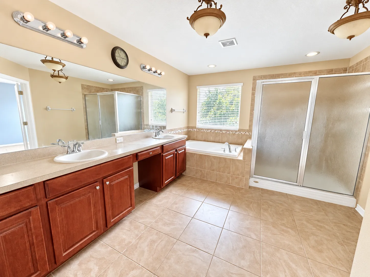 Beautiful 5-Bedroom Home with a Fully Fenced Yard in Land O? Lakes property image