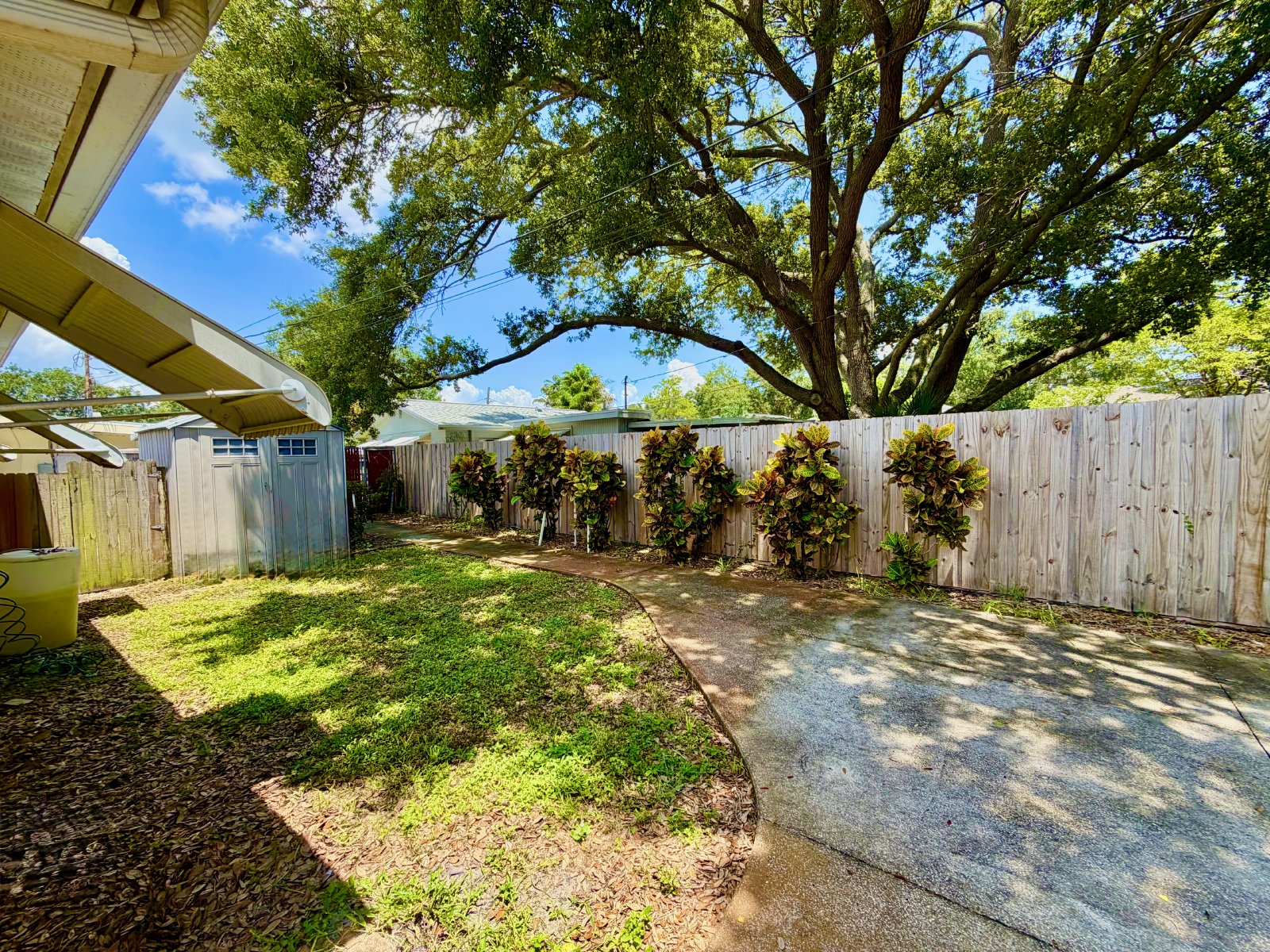 Two bedroom home for rent in North St Petersburg property image
