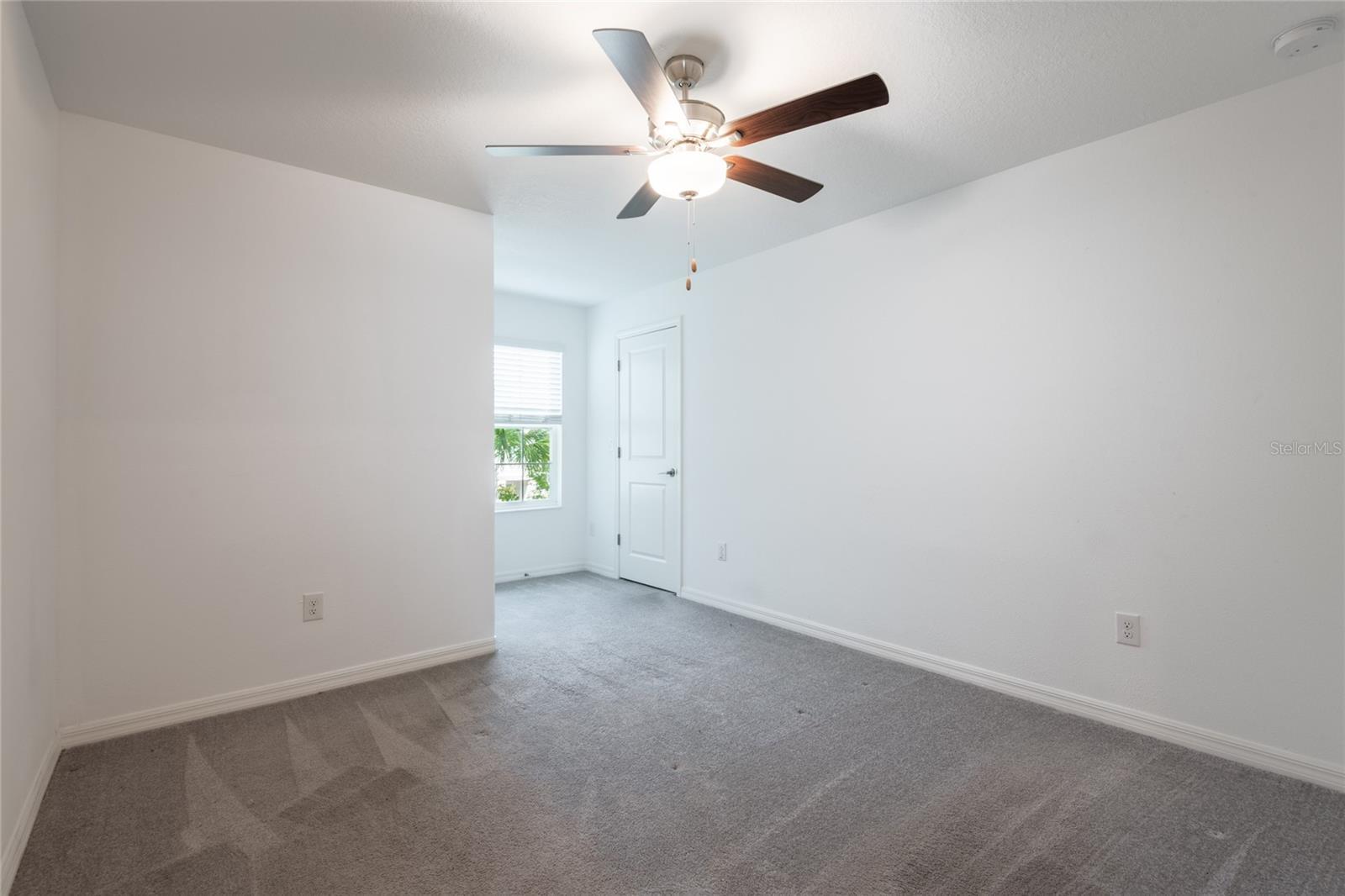 beautifully maintained 4-bedroom, 3-bathroom townhome in Land O Lakes! property image