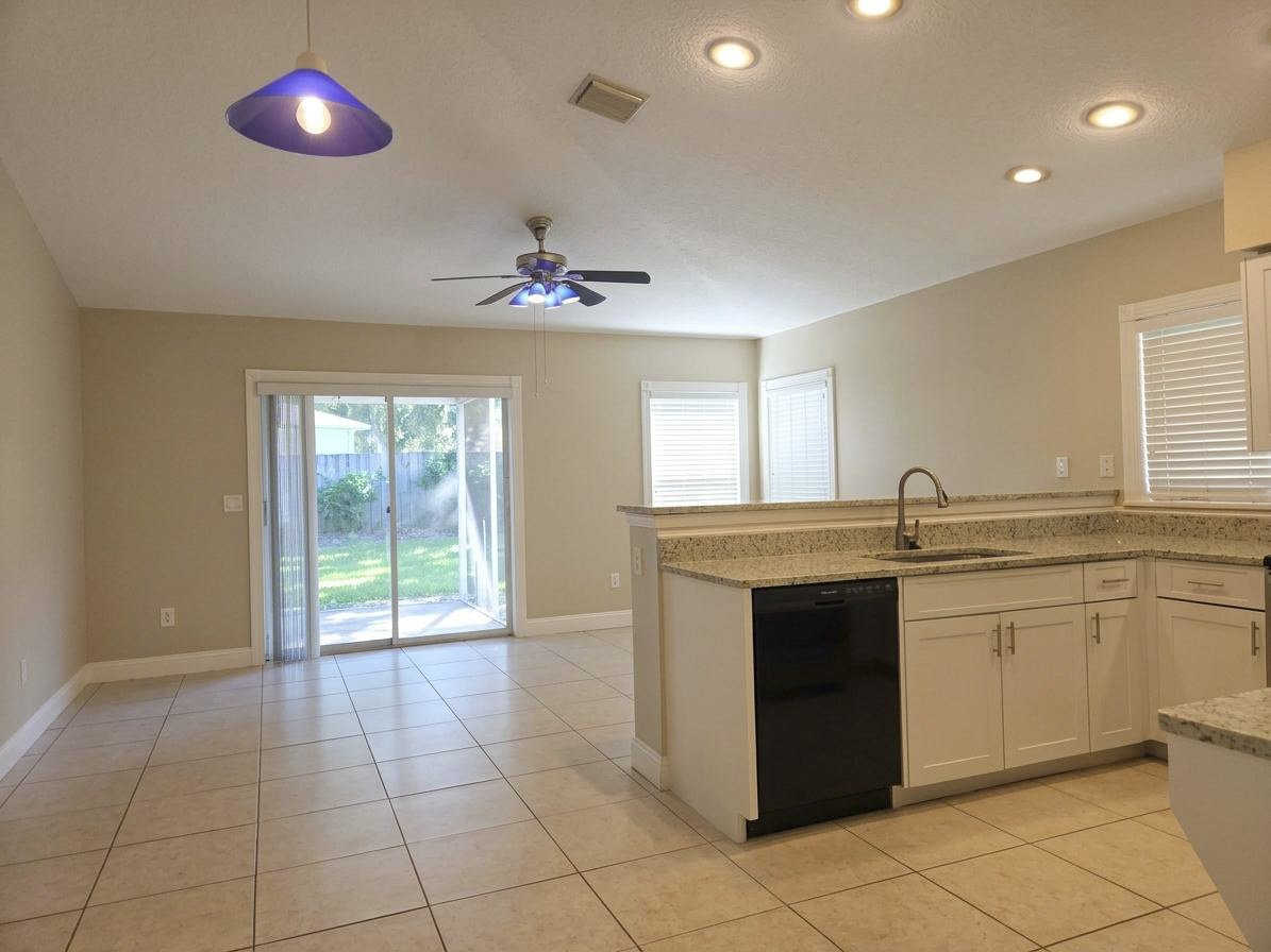 3 Bedroom 2 Bath Home In Cross Creek! property image