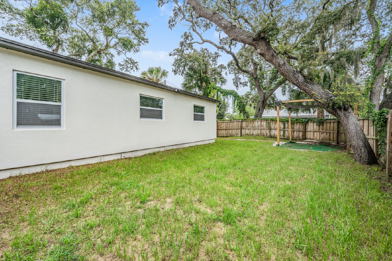 Gulfport area home 3/1 with yard! property image
