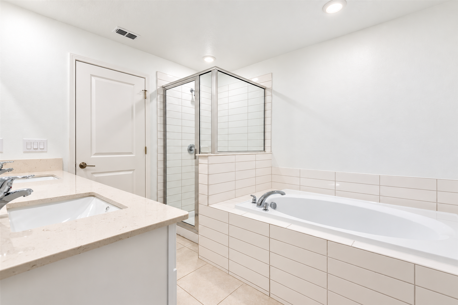 beautifully maintained 4-bedroom, 3-bathroom townhome in Land O Lakes! property image