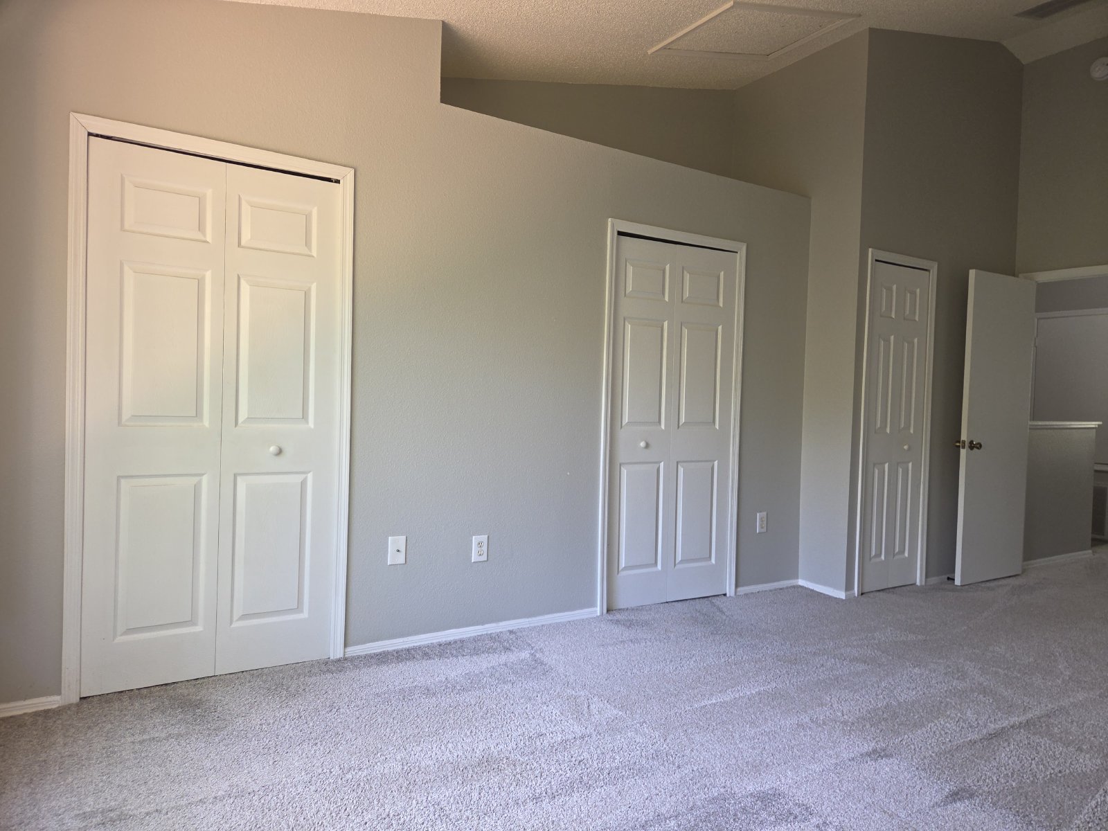 Immaculate 2 Bedroom 1.5 Bath Townhome In New Tampa! property image