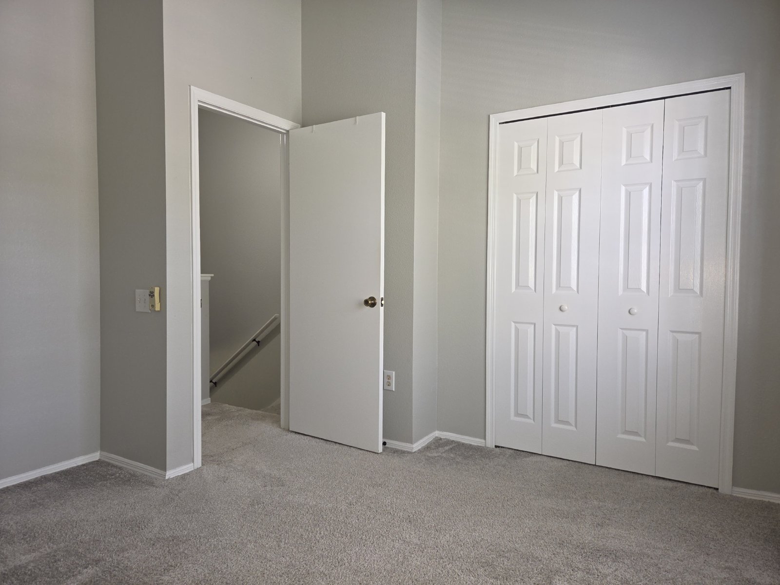 Immaculate 2 Bedroom 1.5 Bath Townhome In New Tampa! property image