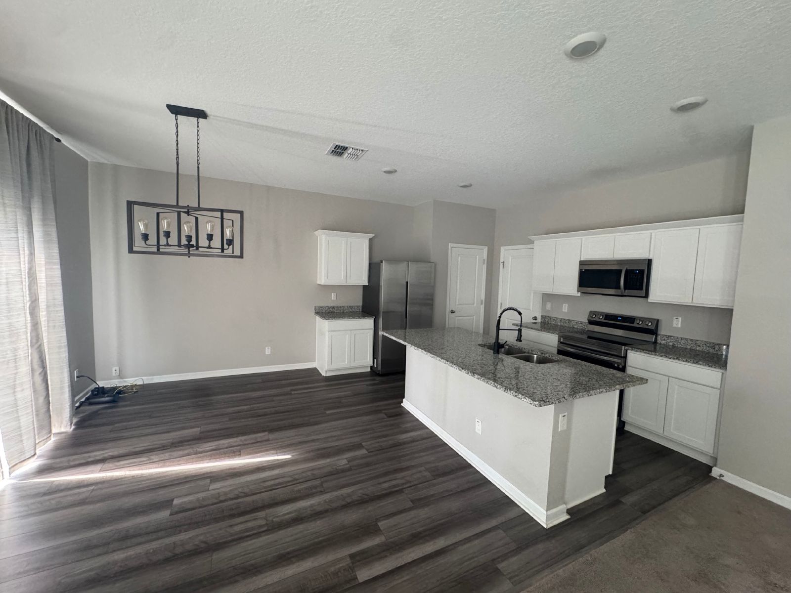 Beautiful 3 bedroom 2.5 bath home in Dade City with fenced yard! property image