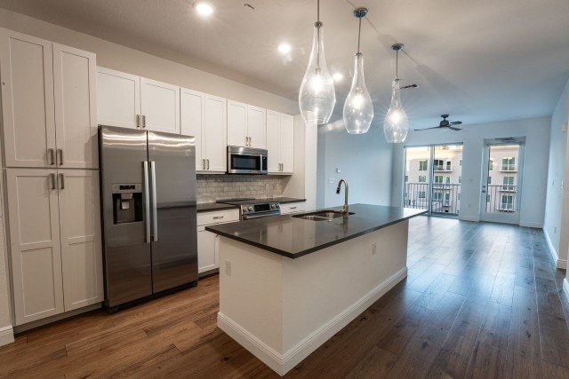 Newer 2/2 Condo In Downtown St Petersburg! property image