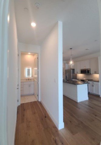 Newer 2/2 Condo In Downtown St Petersburg! property image