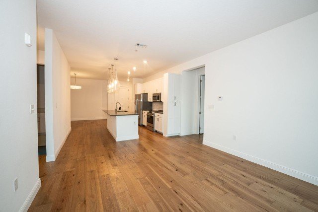 Newer 2/2 Condo In Downtown St Petersburg! property image