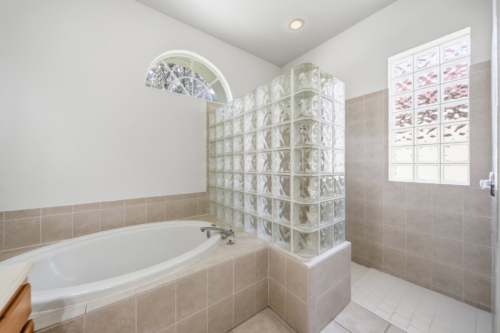 Spacious New Tampa Pool Home in Gated West Meadows property image