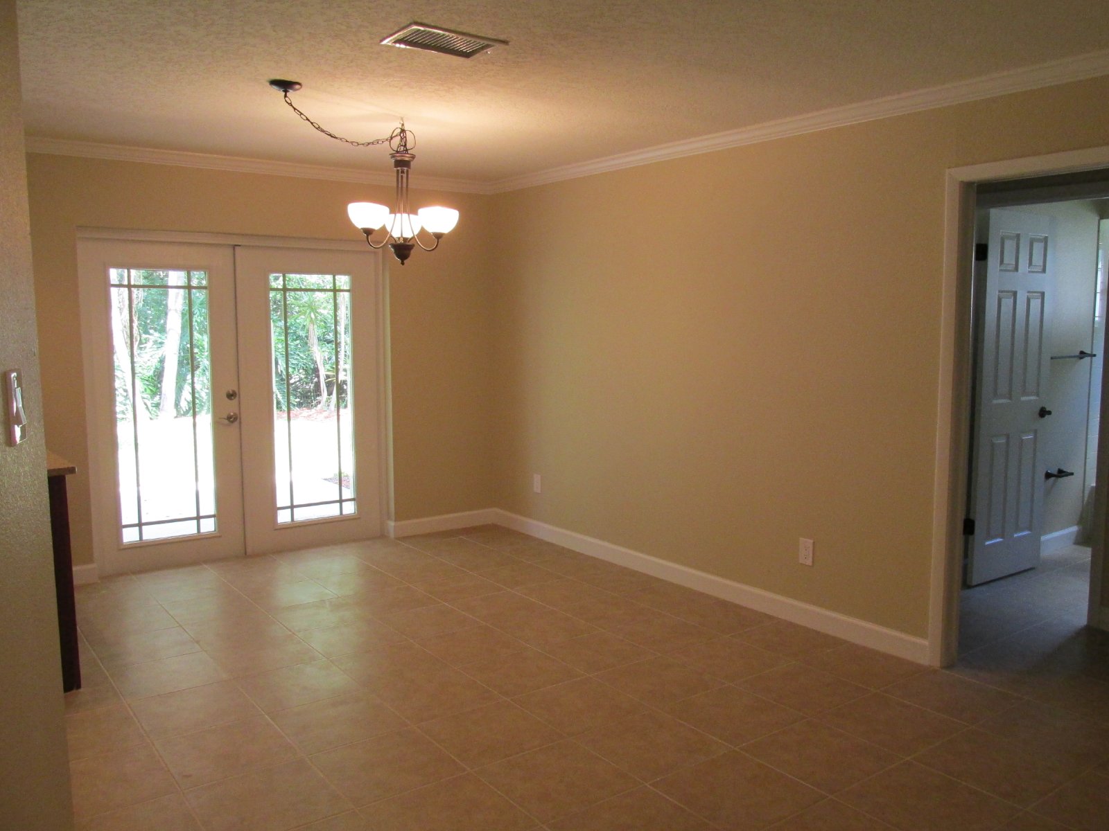 Like New!  Great location! property image