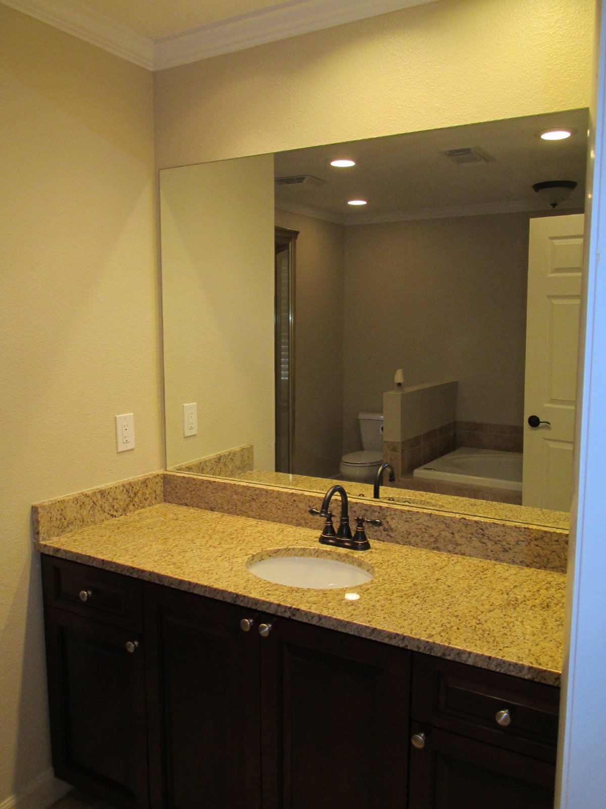 Like New!  Great location! property image