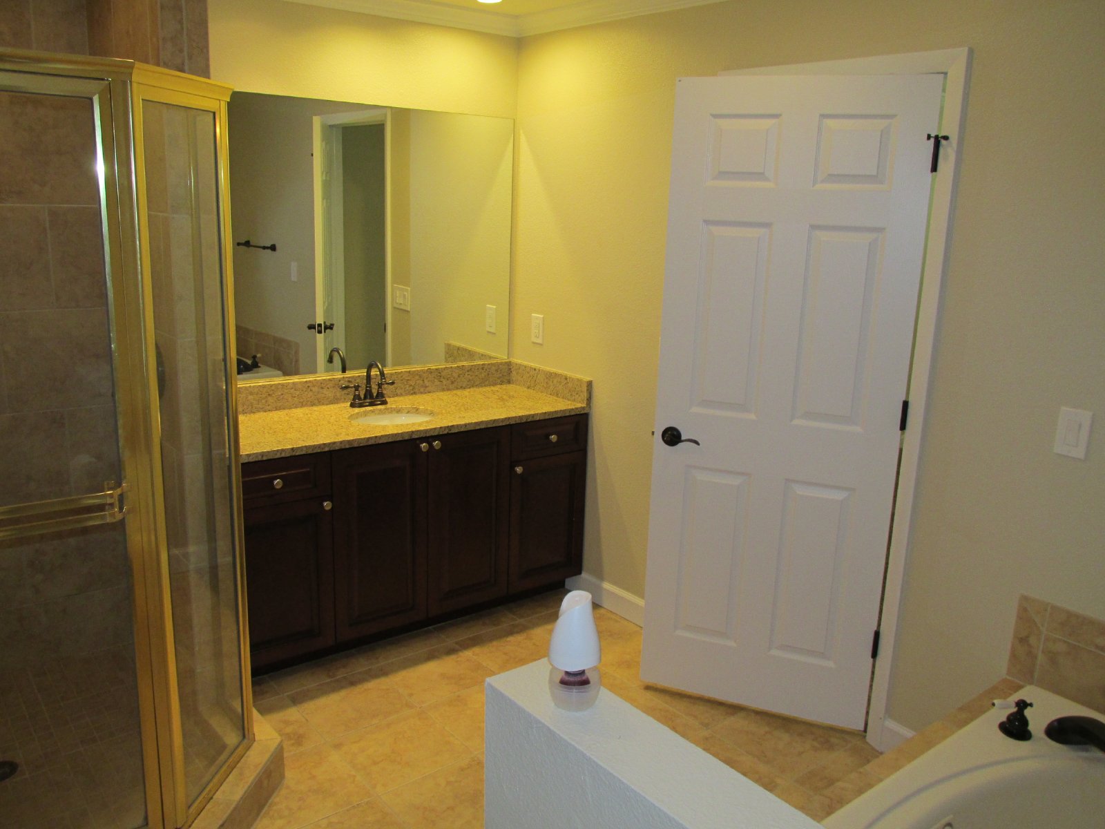 Like New!  Great location! property image