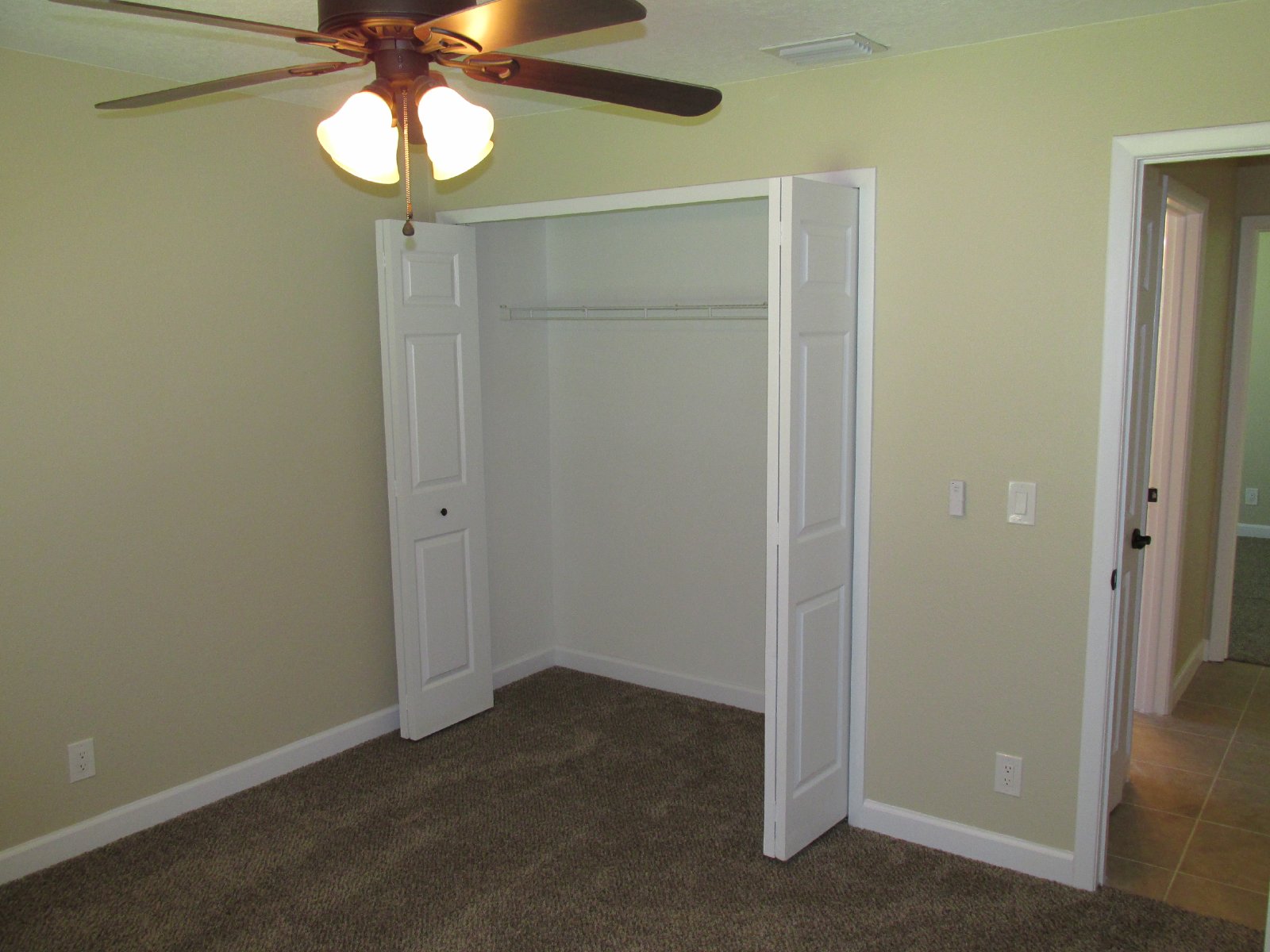 Like New!  Great location! property image