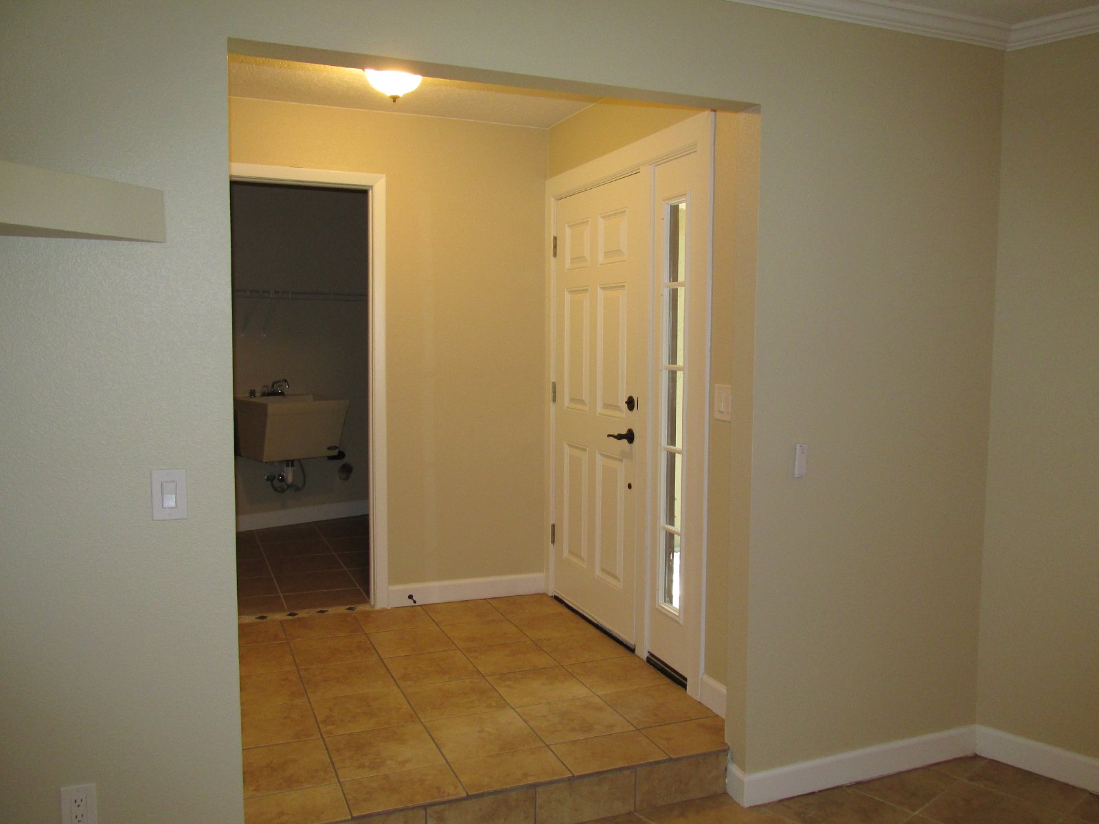 Like New!  Great location! property image