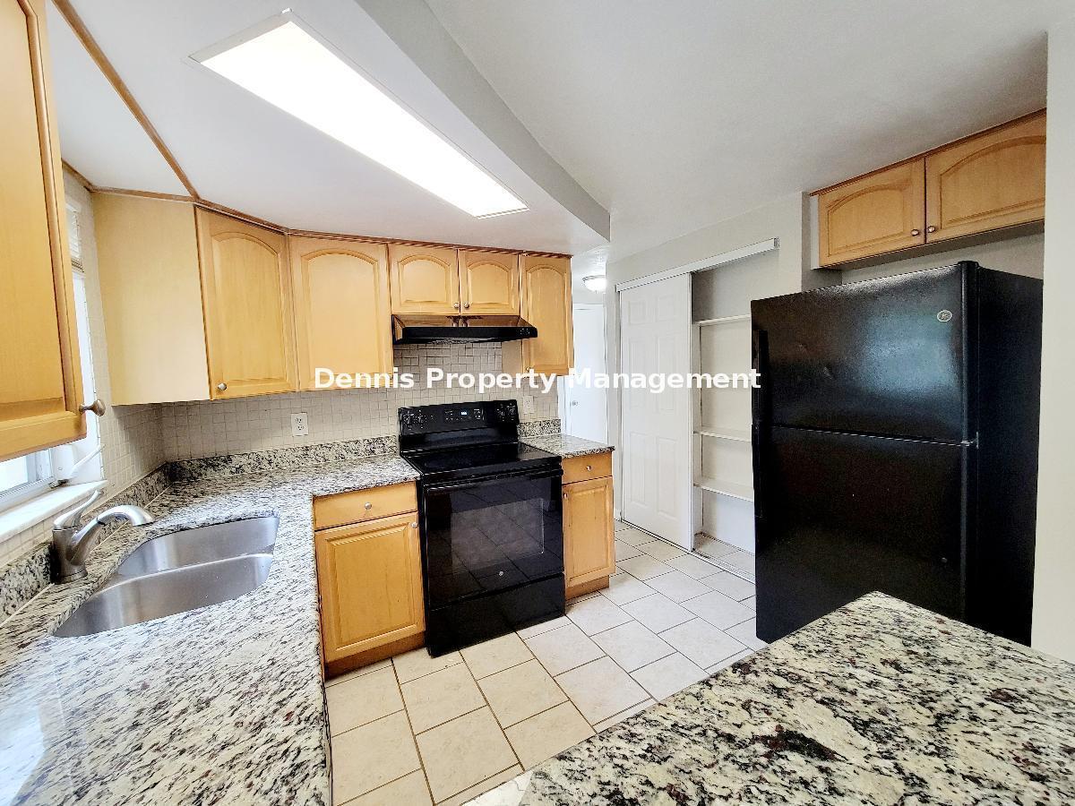 Affordable 3 Bed, 1 Bath, Fenced Backyard! property image